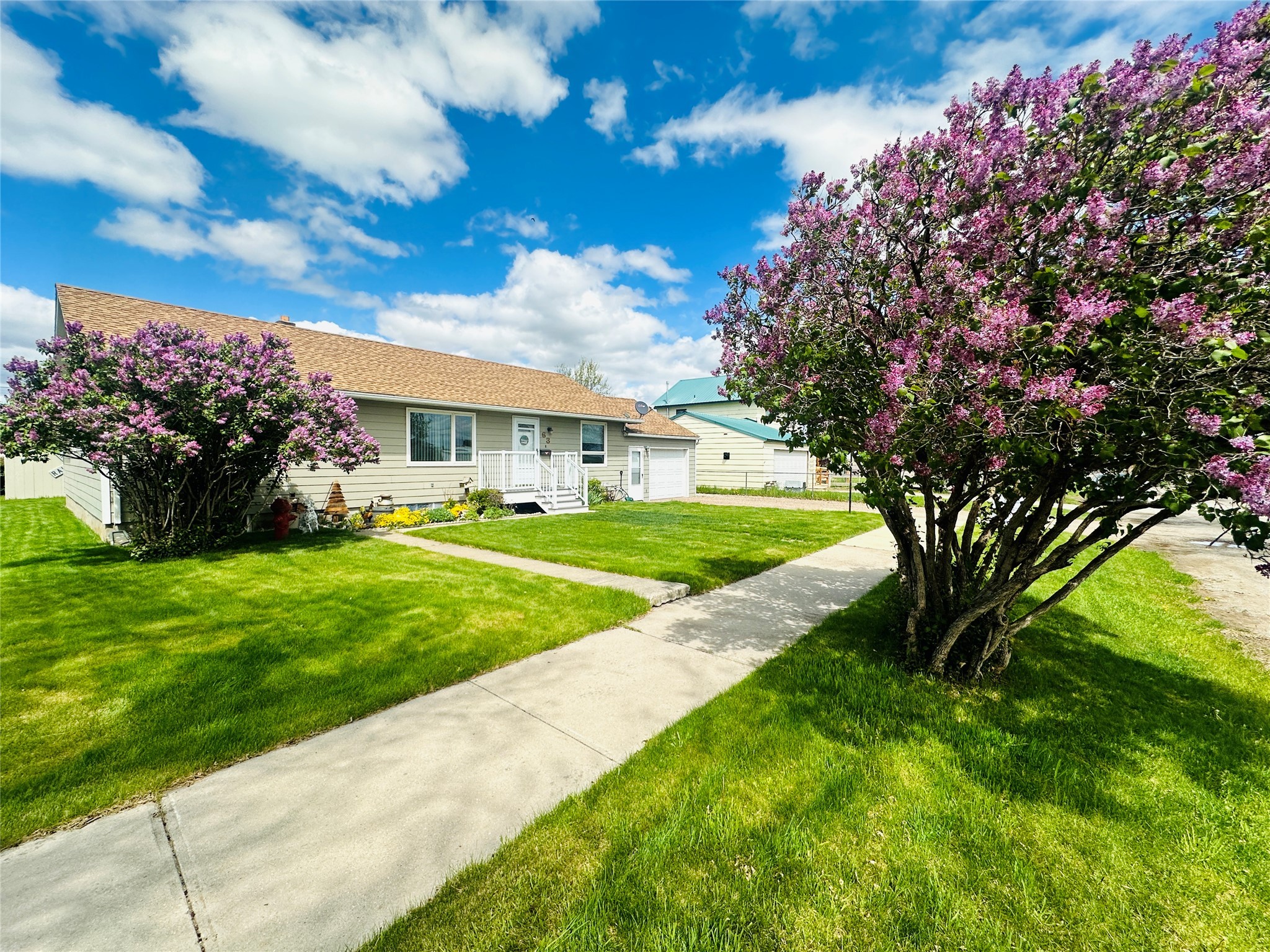 47 3rd Avenue S Property Photo 3
