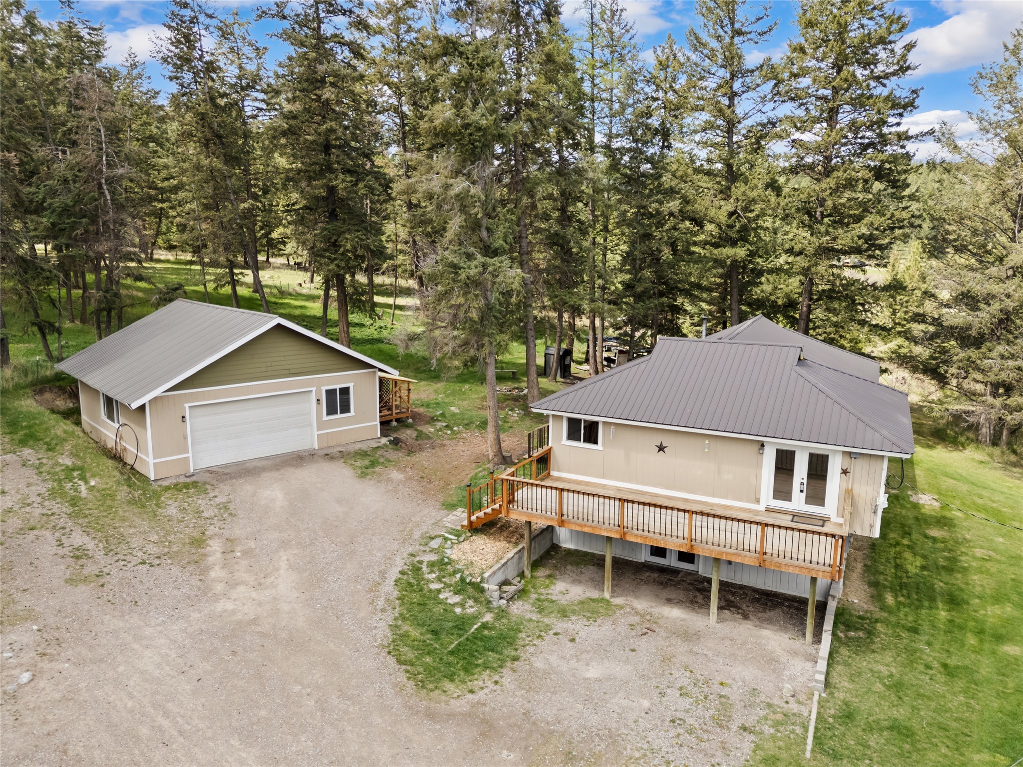4285 Hwy 2 W Property Photo