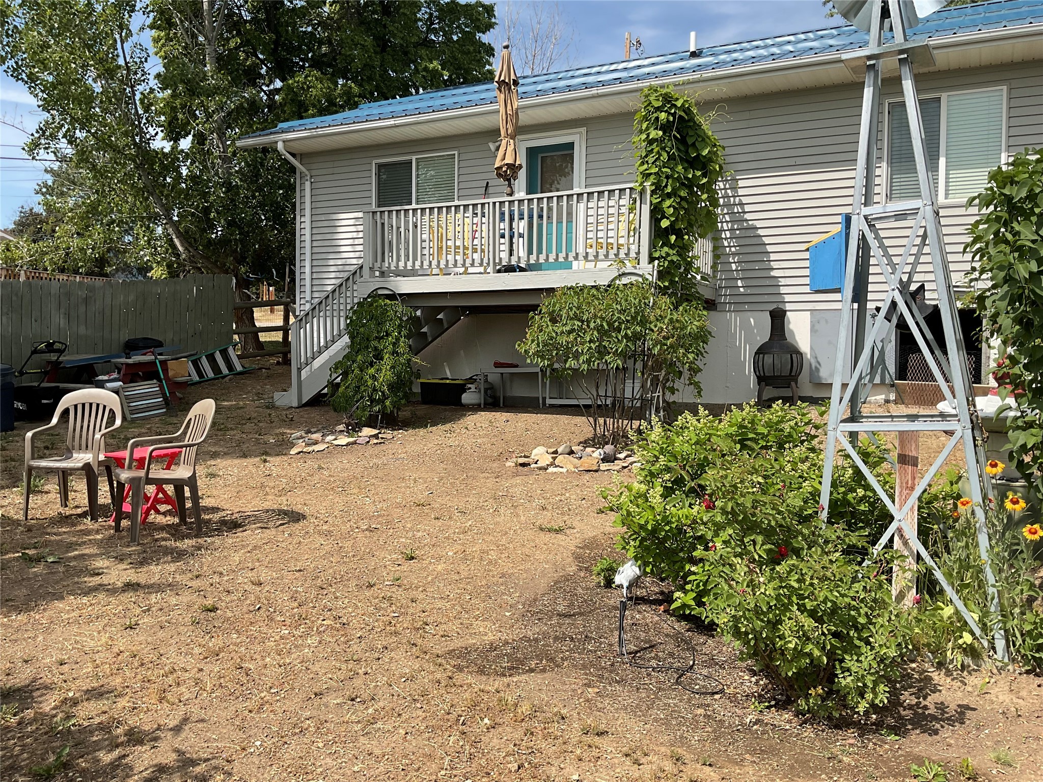 402 Aeneas Street N Property Photo 2