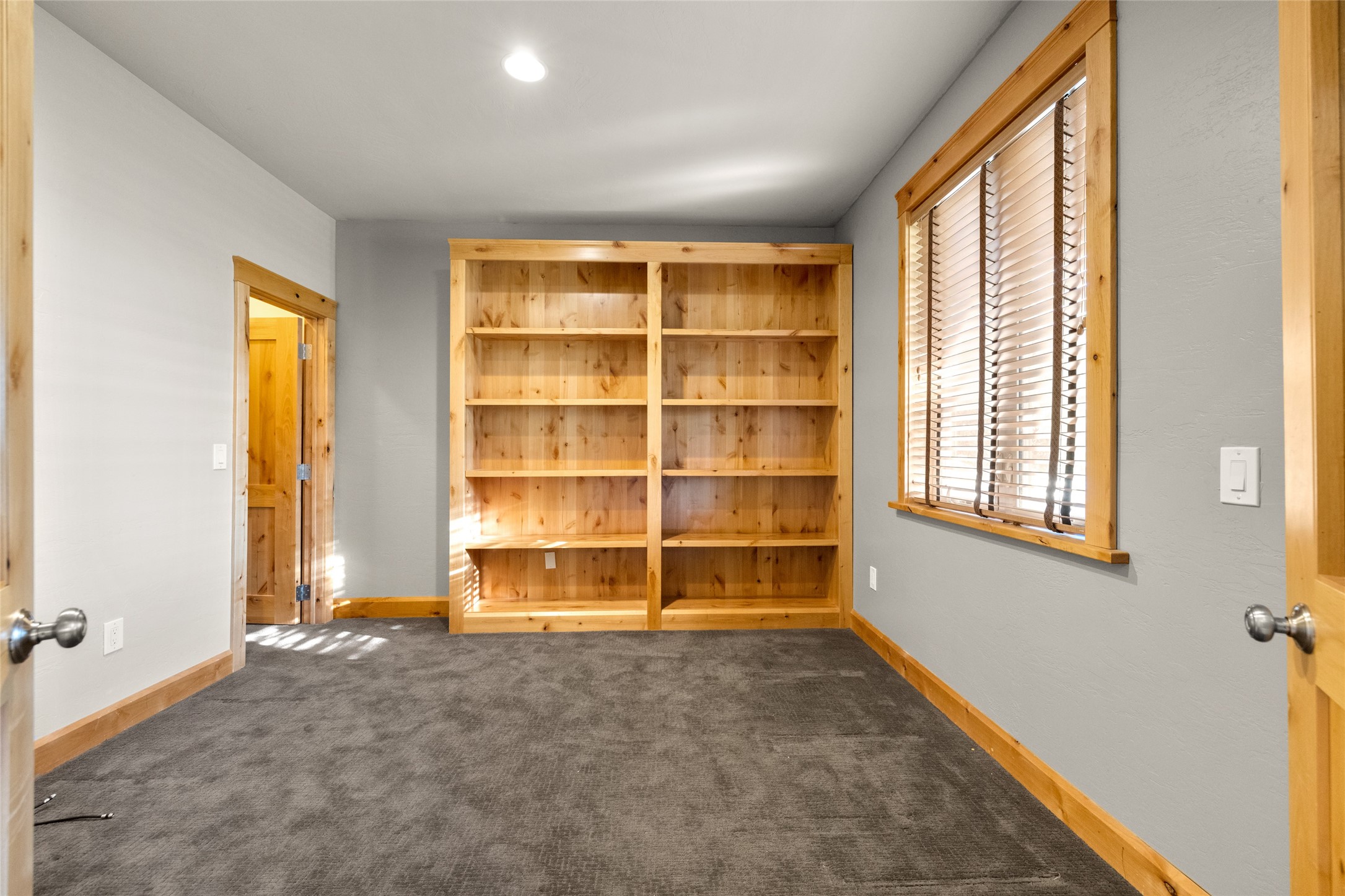 33 Glacier Circle Property Photo 6