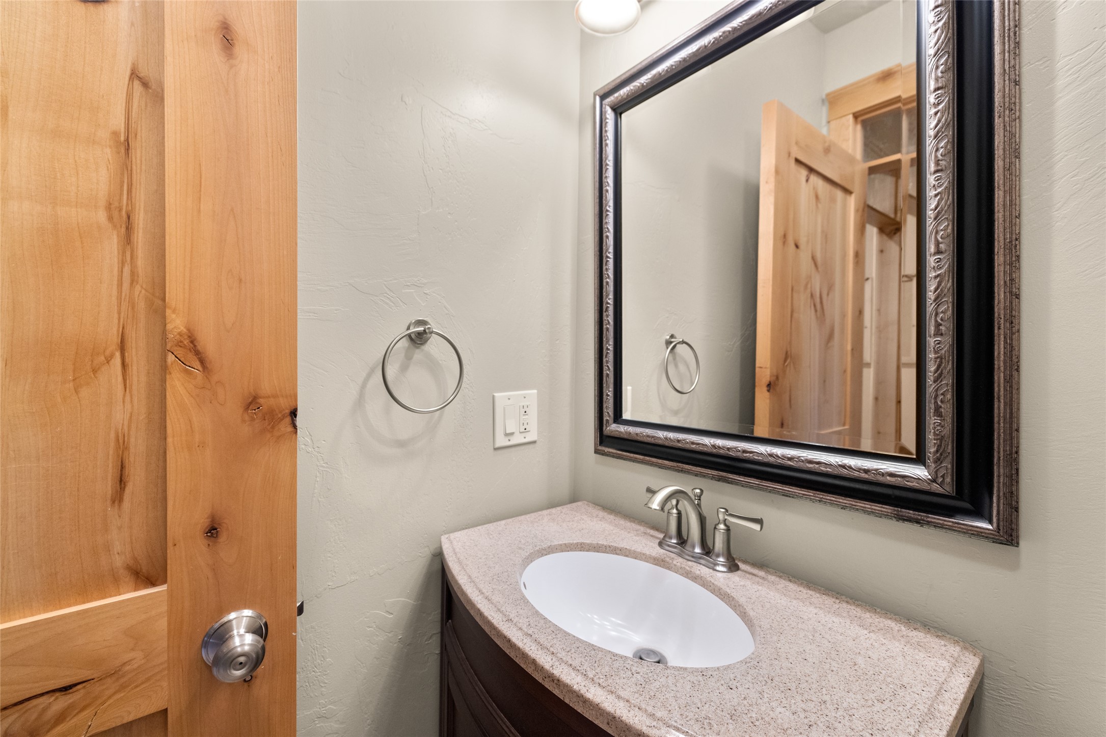 33 Glacier Circle Property Photo 21