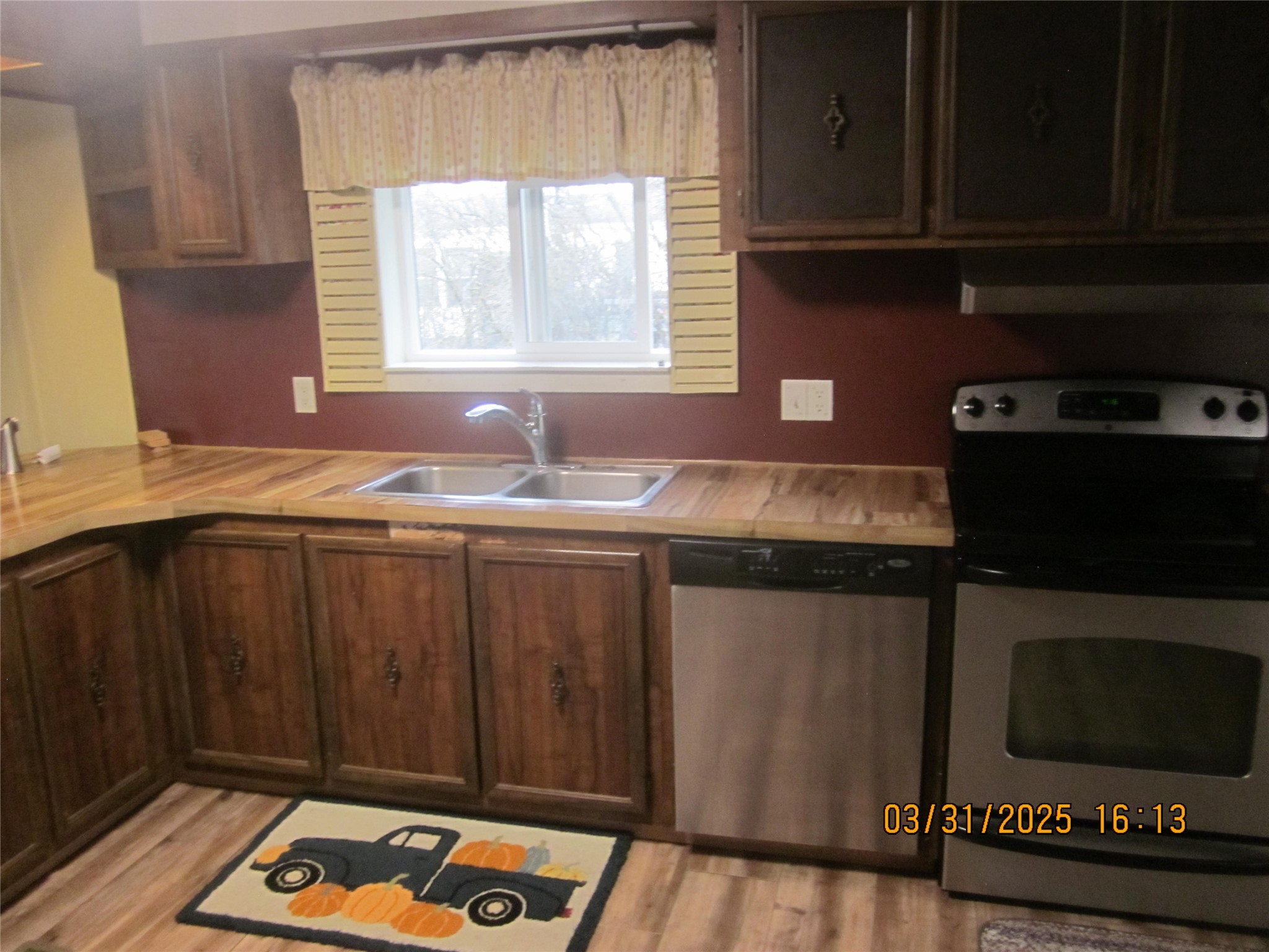 4612 Richlie Street Property Photo 10