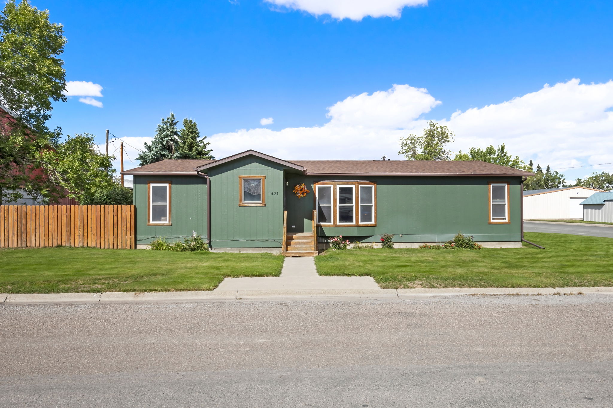 421 1st Avenue S Property Photo