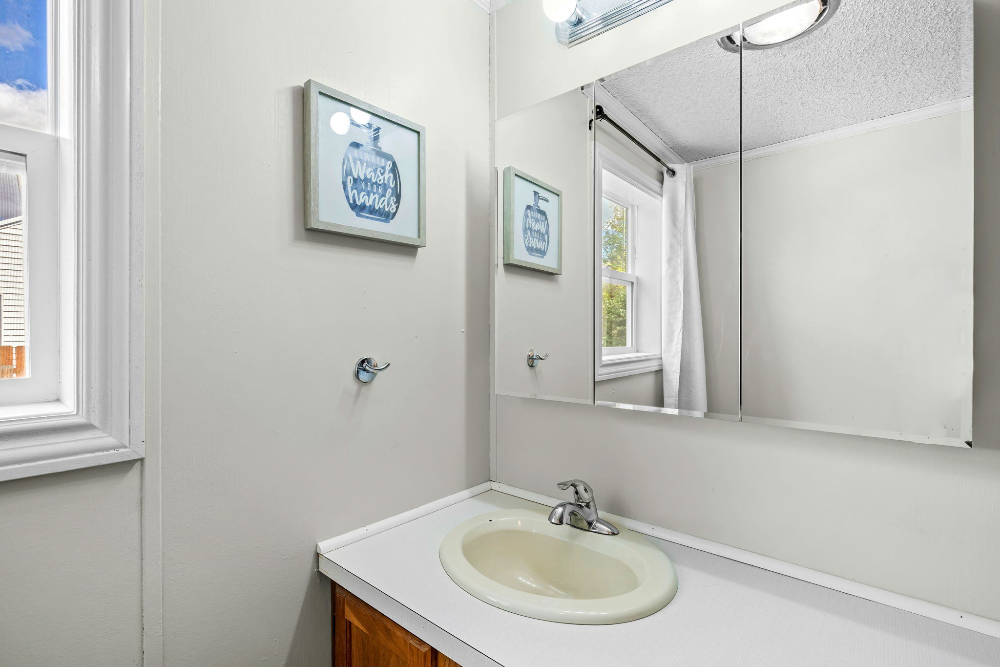 421 1st Avenue S Property Photo 28