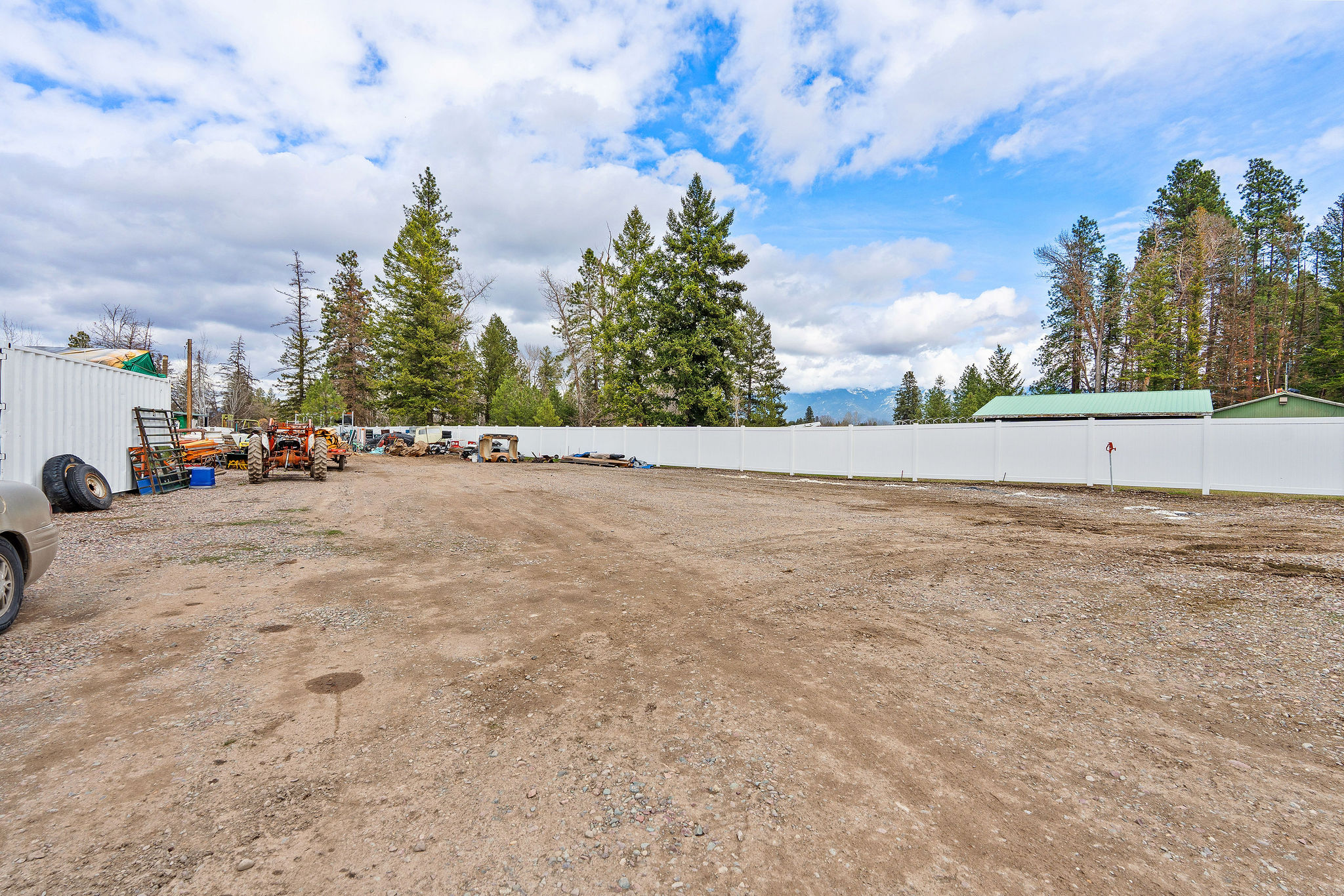 1073 & 1075 Rose Crossing Property Photo 12