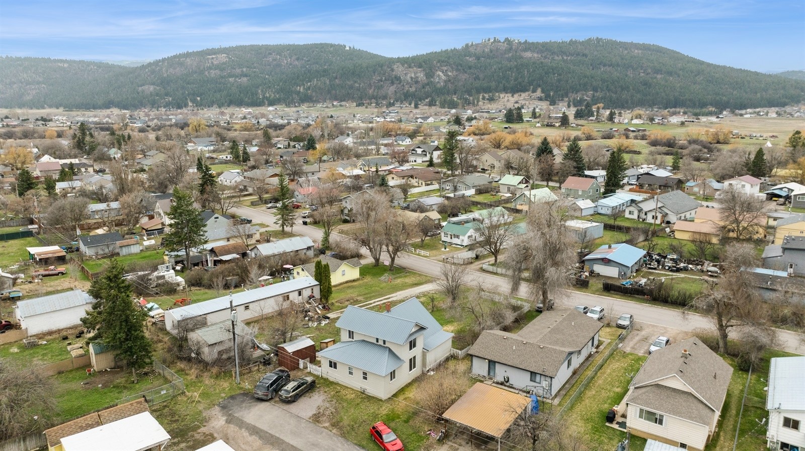 1129 6th Avenue W Property Photo 1