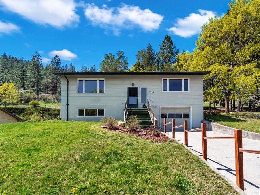 2325 Skyline Drive Property Photo