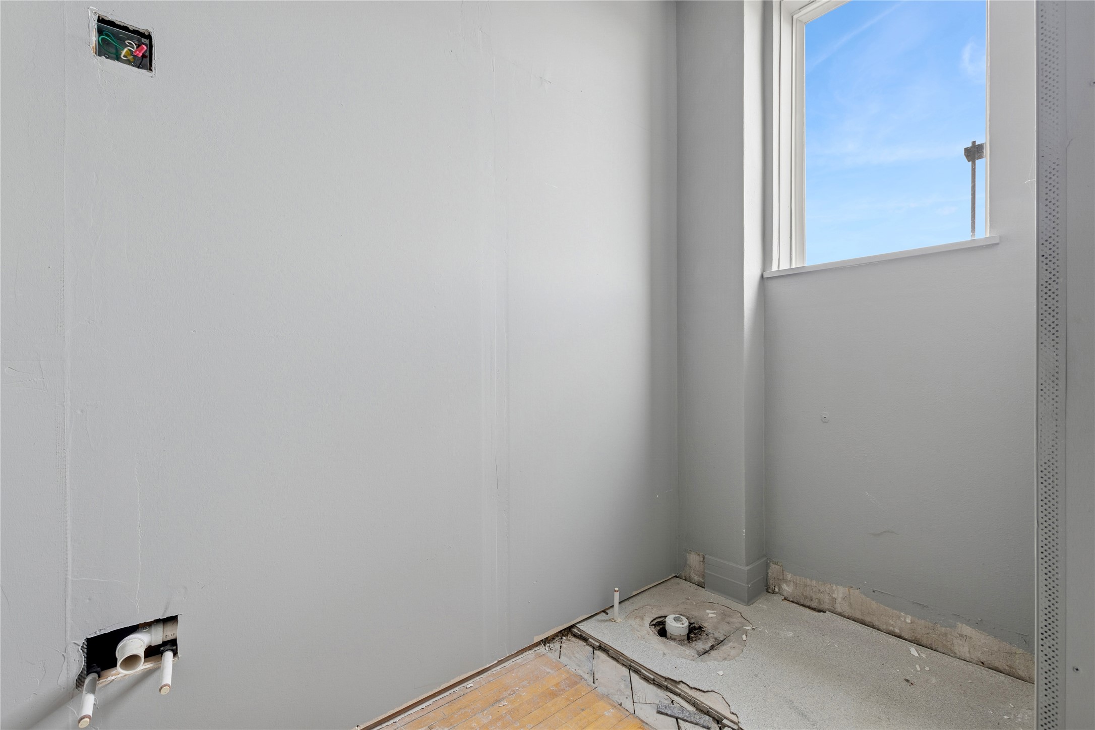 320 Main Street Space 1 Property Photo 12