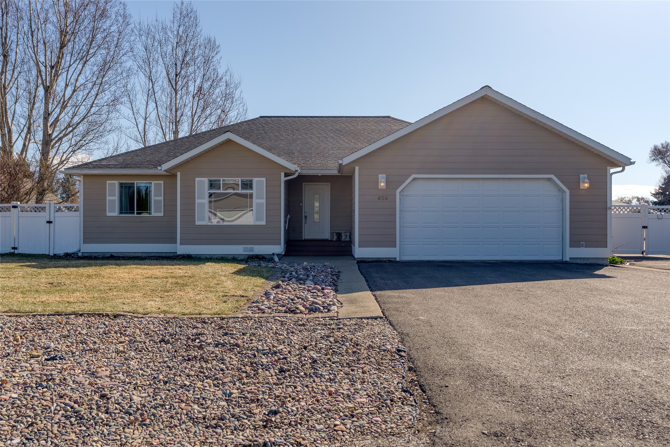 675 Pebble Drive Property Photo 1