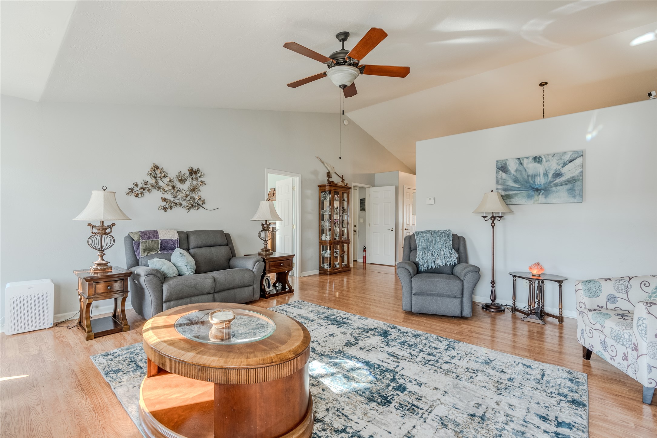 675 Pebble Drive Property Photo 4