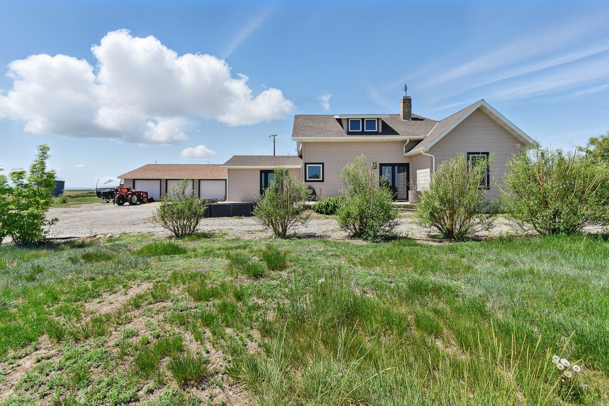 8745 Us Highway 91 N Property Photo 2
