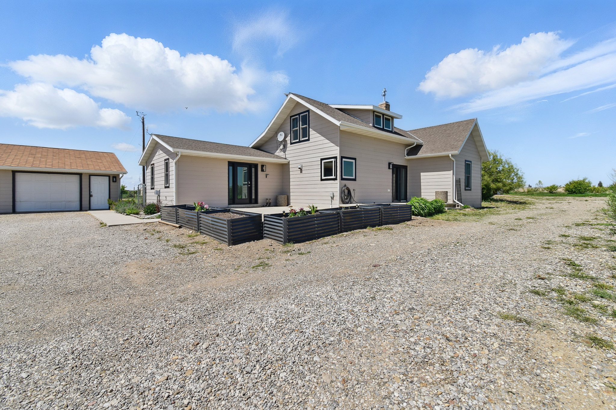 8745 Us Highway 91 N Property Photo 3