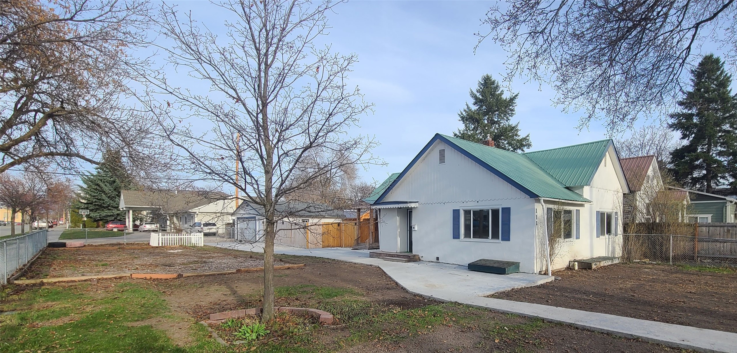 111 4th Avenue W Property Photo