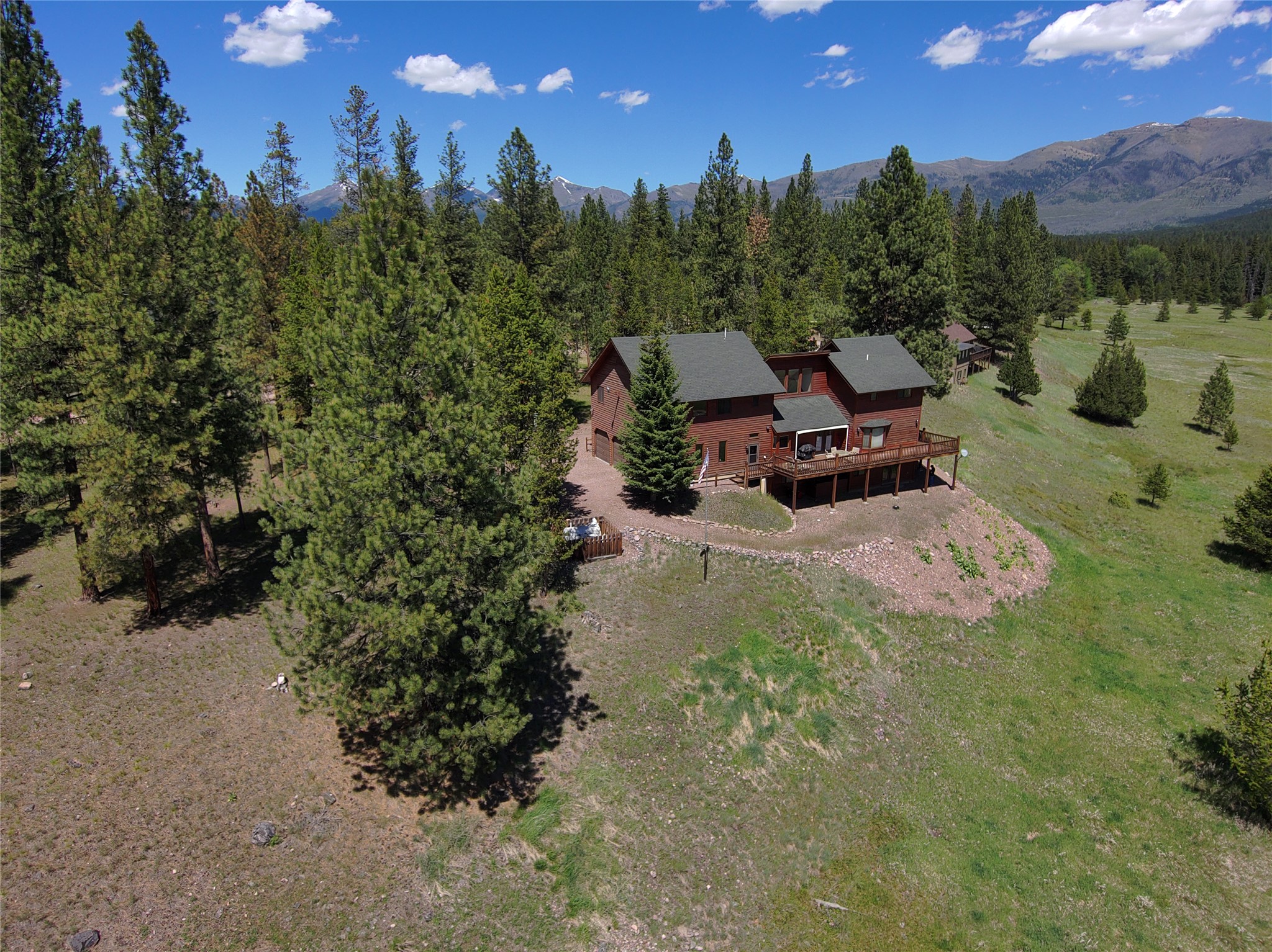 1015 Whitetail Drive Property Photo 1