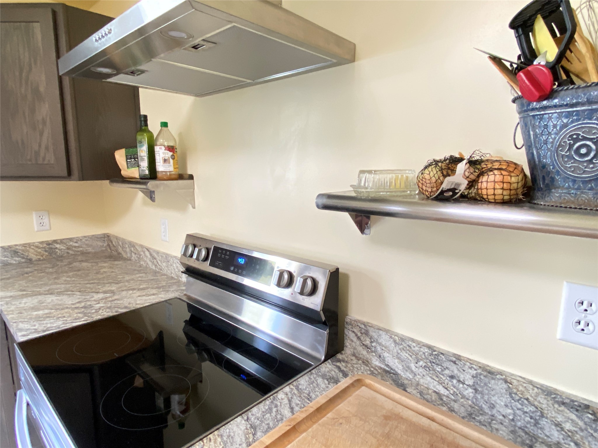 225 1st Street Nw Property Photo 8