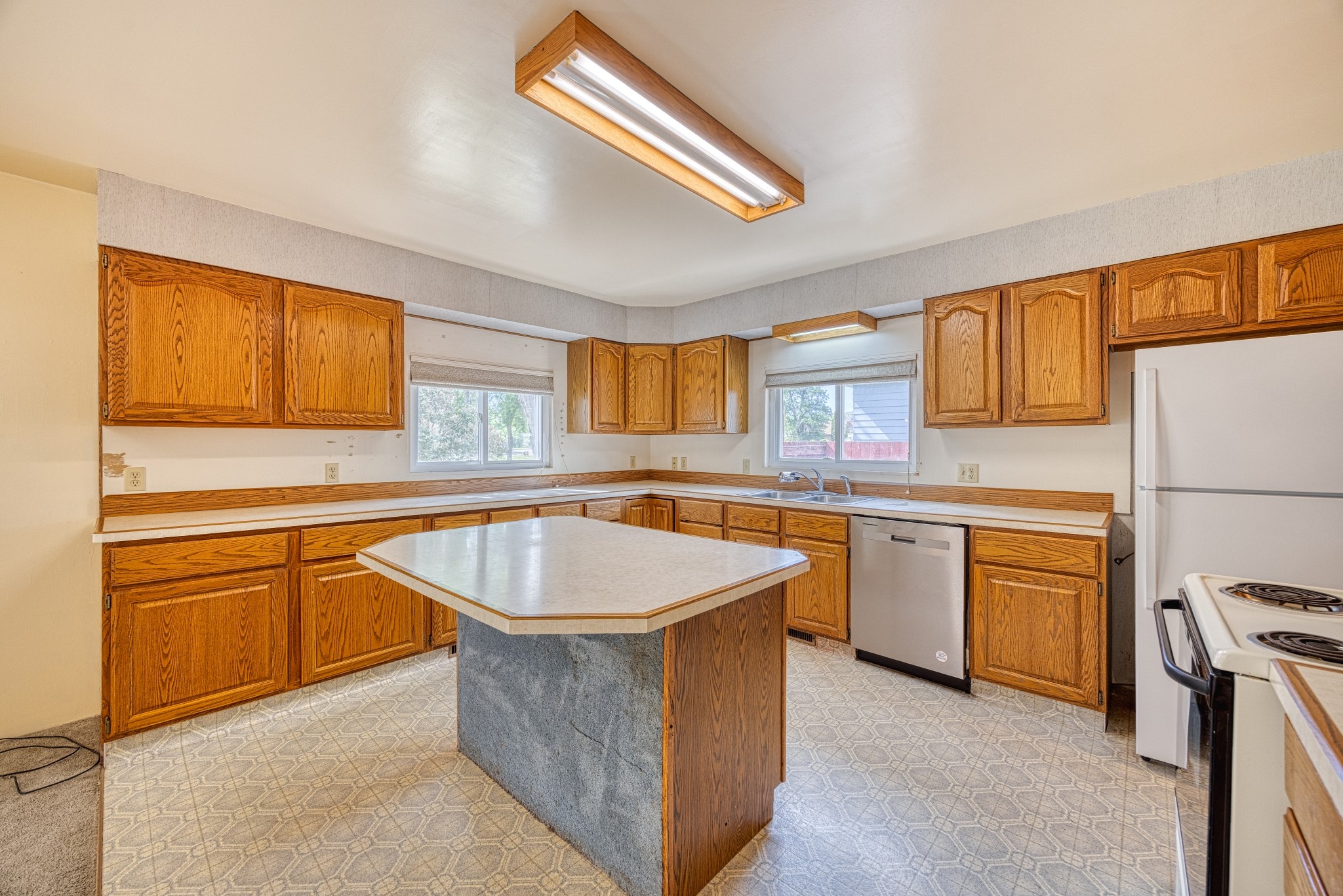 1818 Main Street Property Photo 6