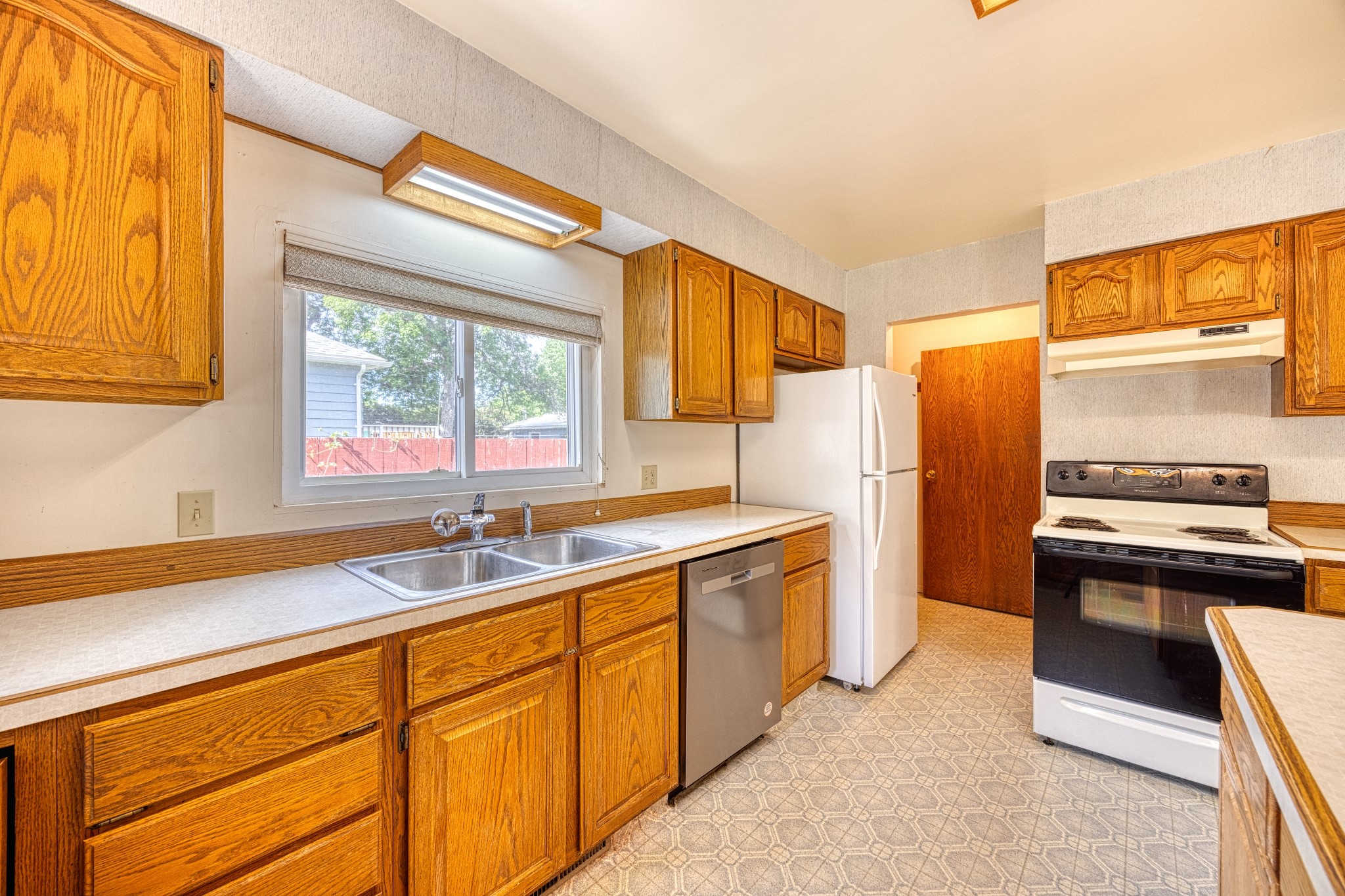 1818 Main Street Property Photo 8