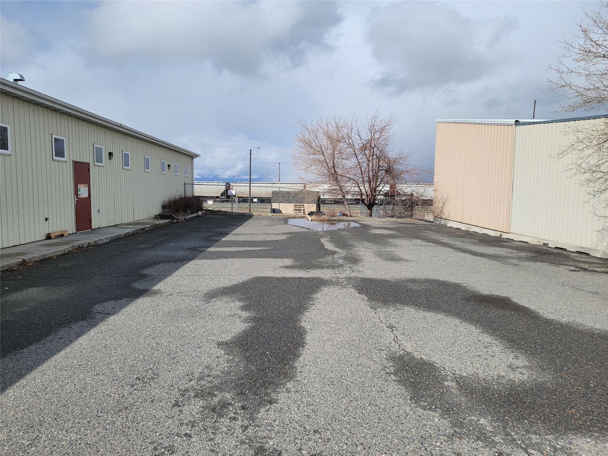 1616 Lewis Street Property Photo 3