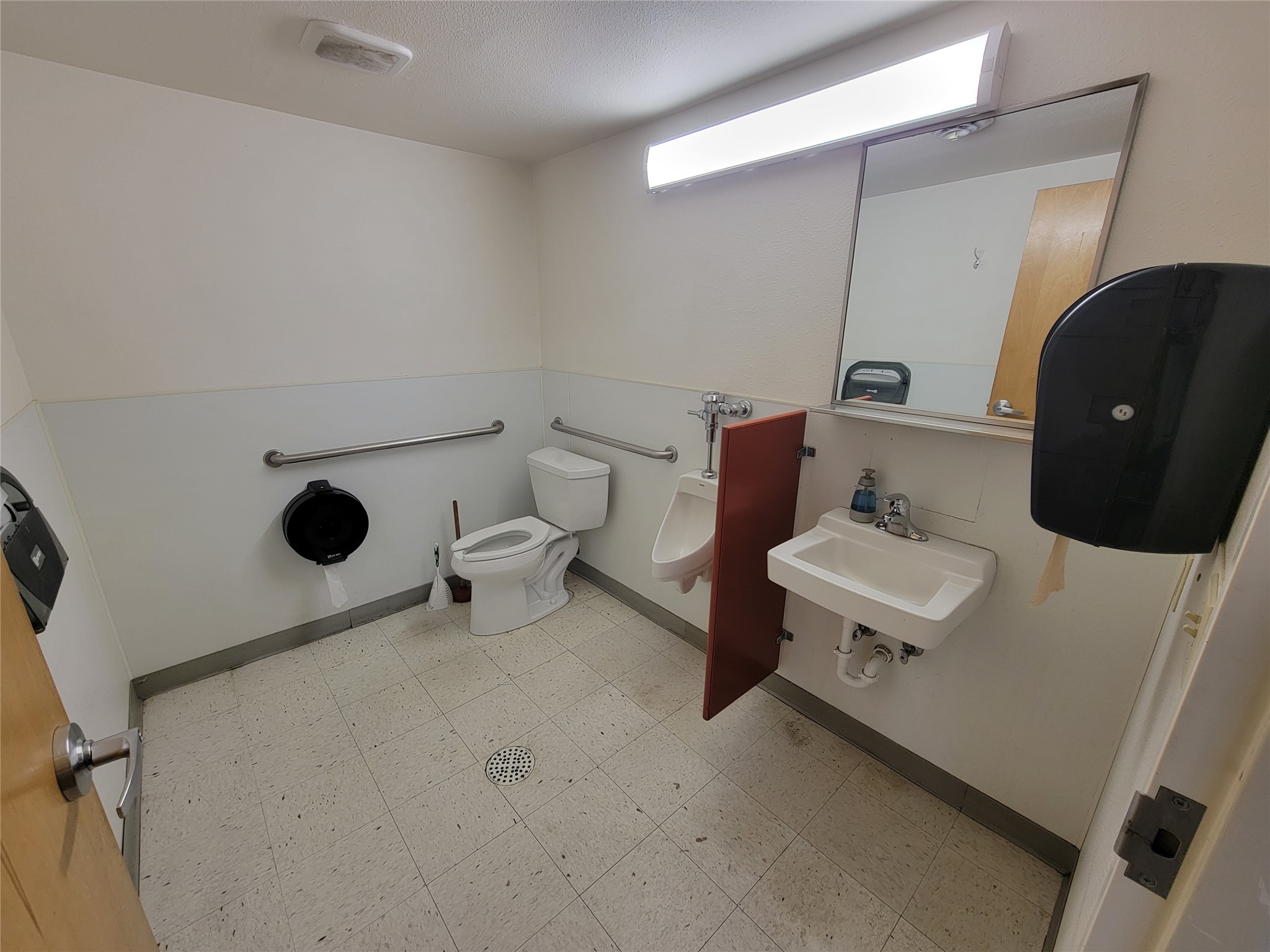 1616 Lewis Street Property Photo 16