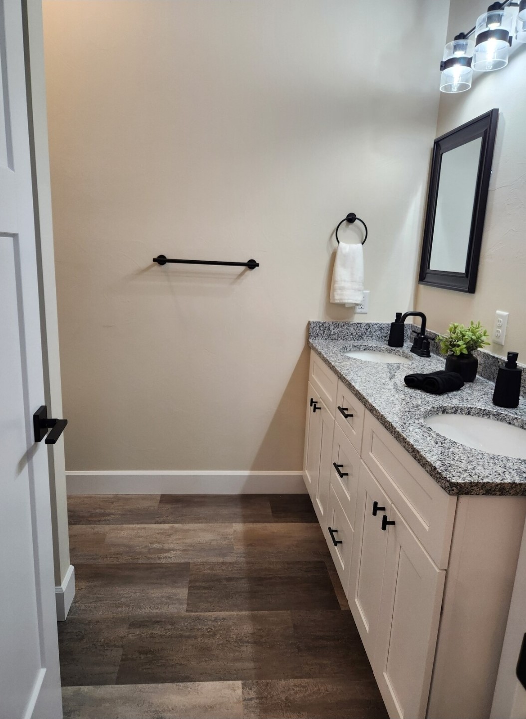 415 Broadway Street 3 Property Photo 14