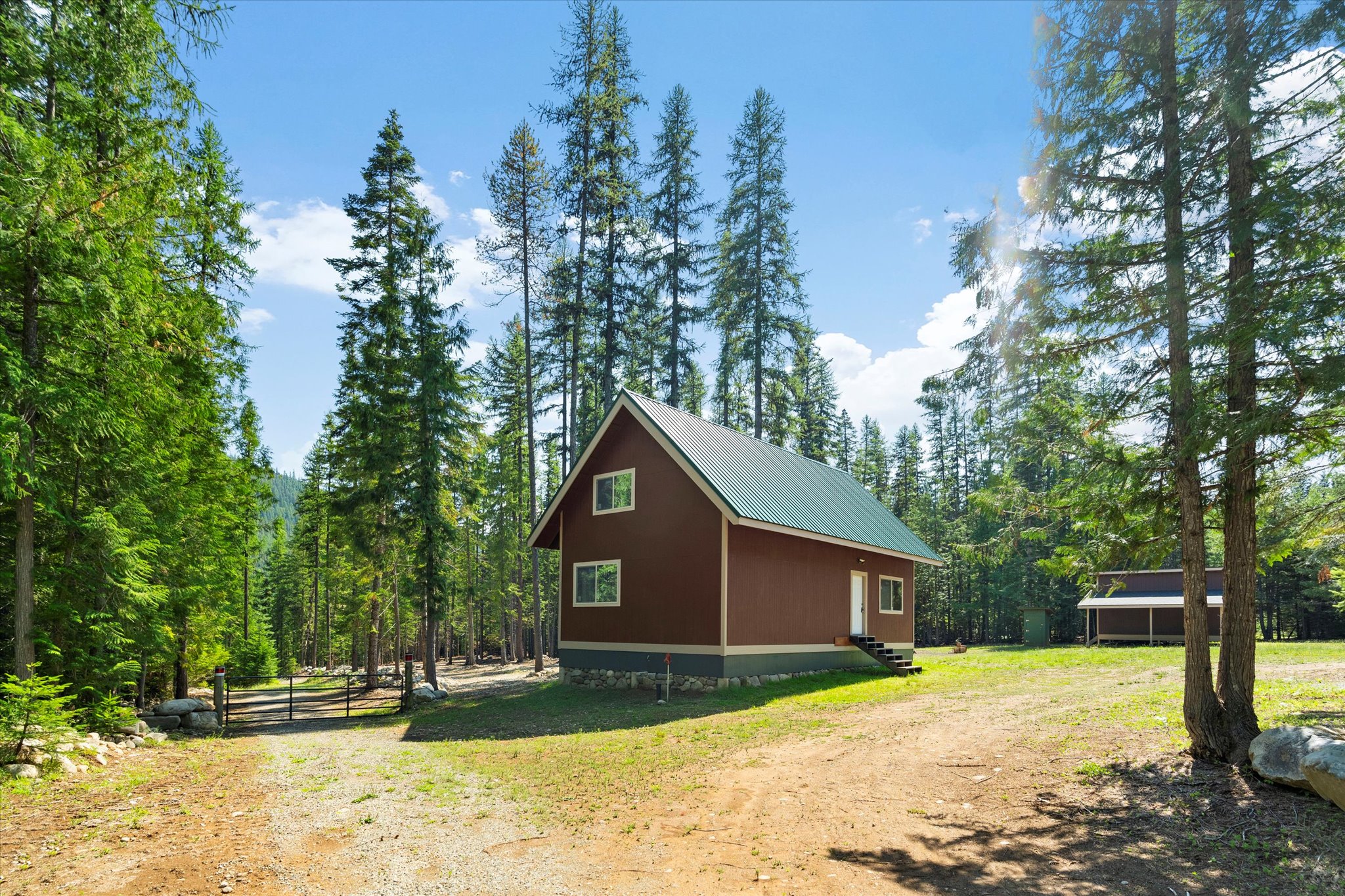 8556 Yaak River Road Property Photo 5