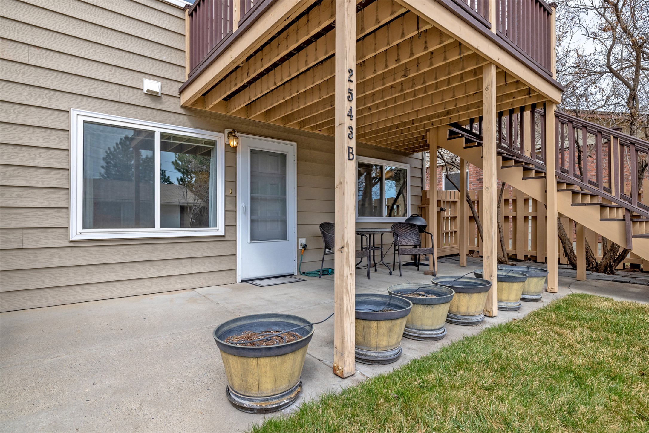 2543 Southridge Drive B Property Photo 1