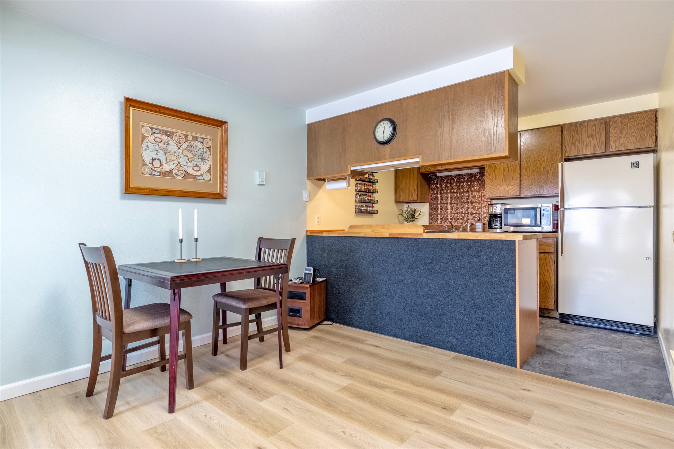 2543 Southridge Drive B Property Photo 8
