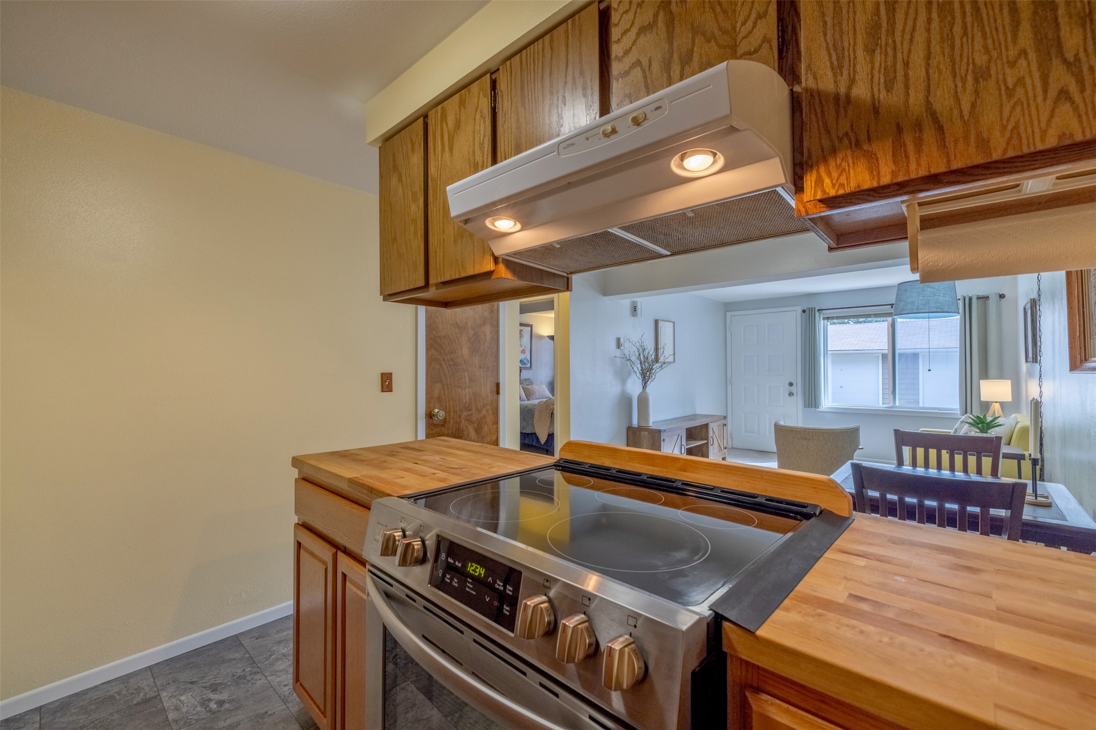 2543 Southridge Drive B Property Photo 10