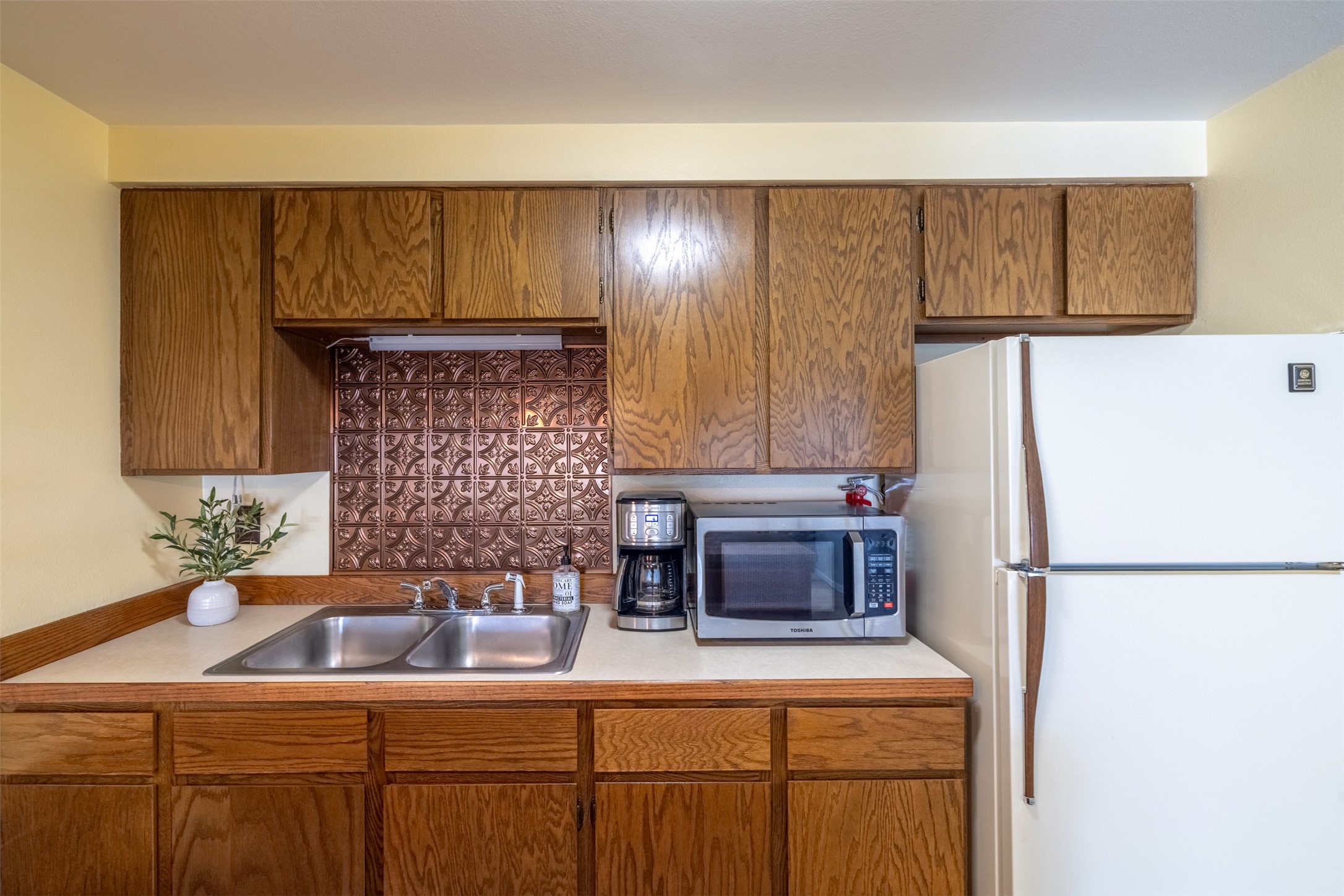 2543 Southridge Drive B Property Photo 11