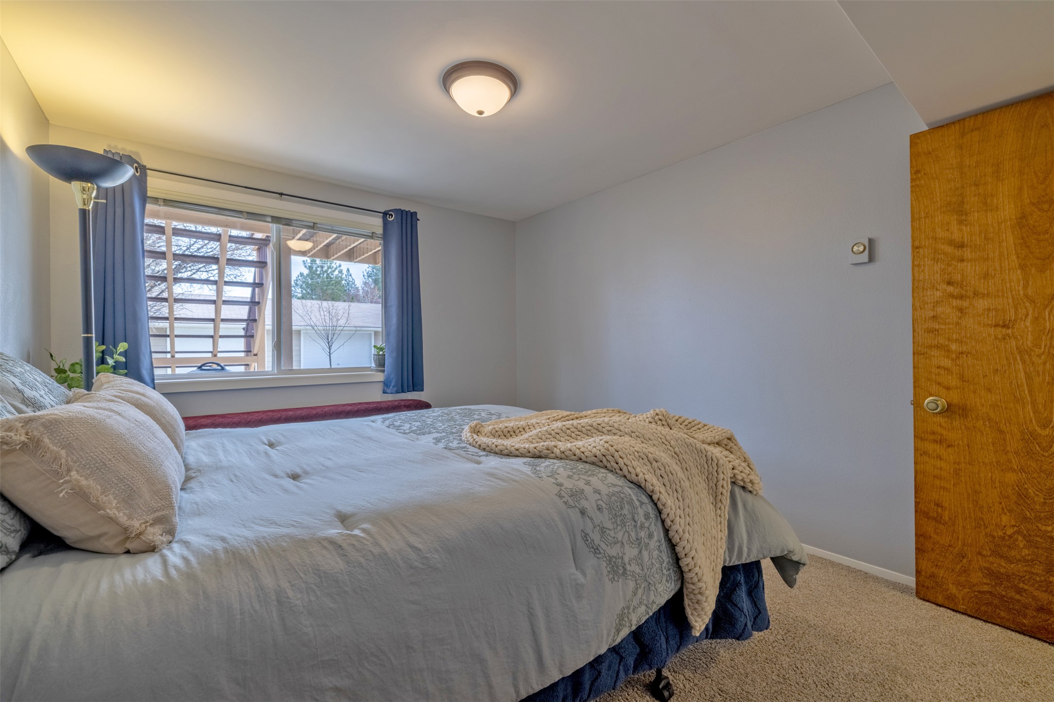 2543 Southridge Drive B Property Photo 16