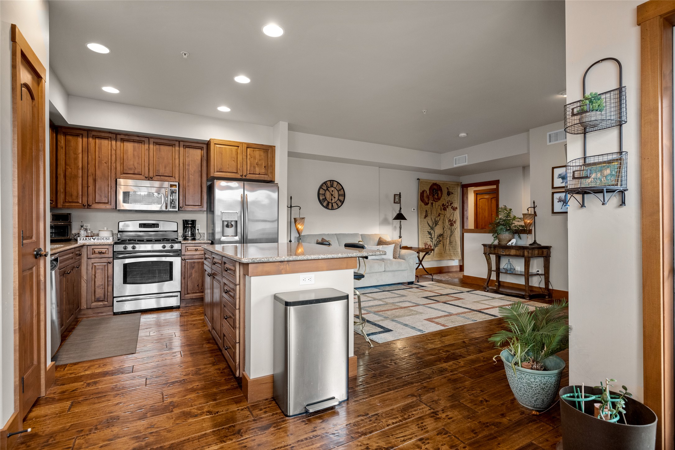 6300 Locarno Drive J Property Photo 7