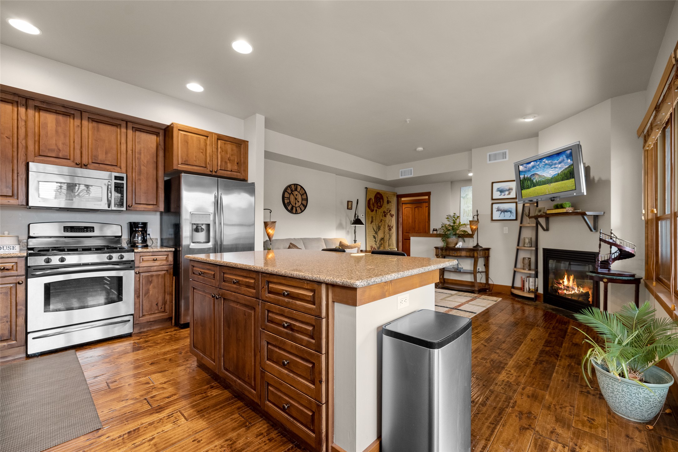 6300 Locarno Drive J Property Photo 8