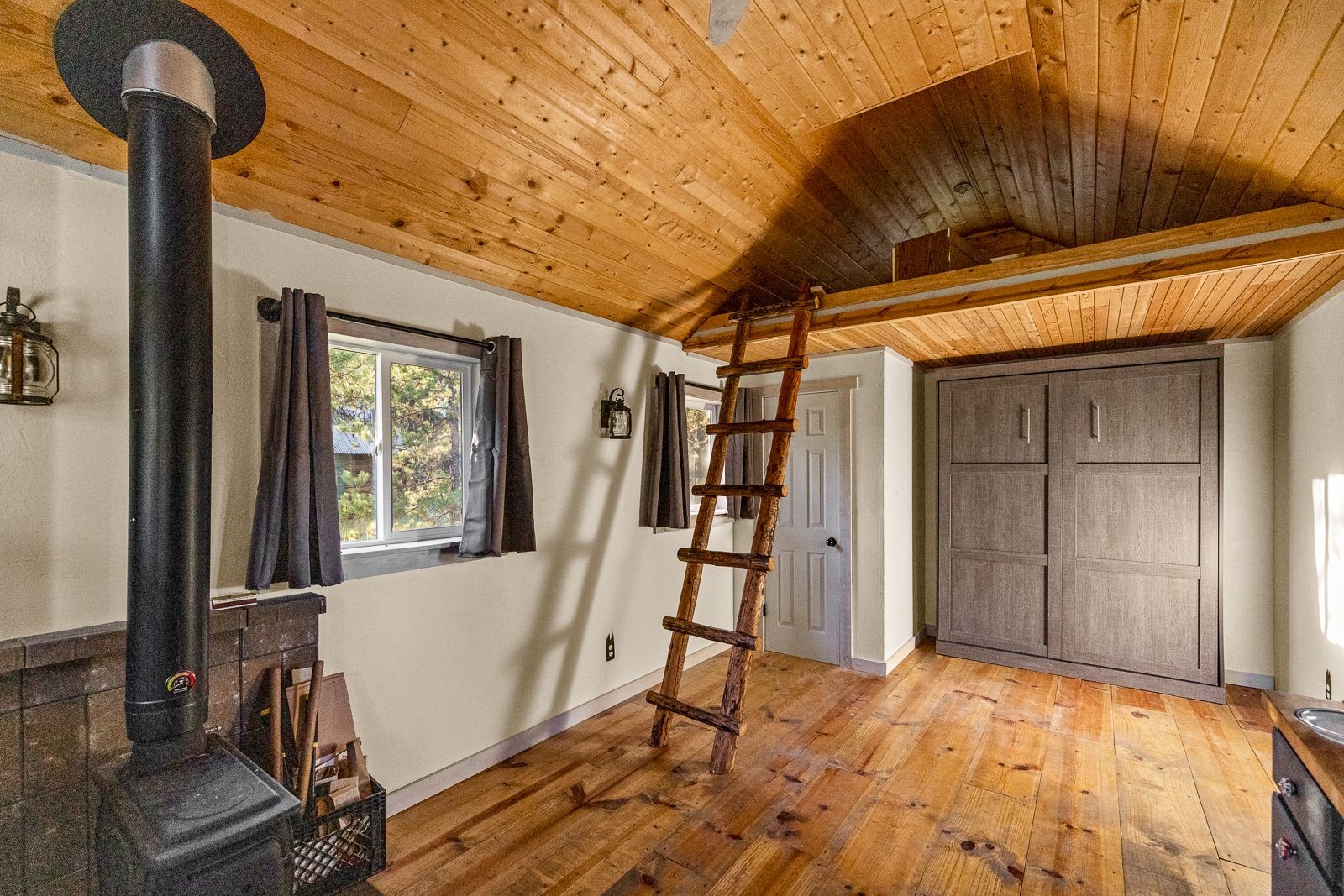 345 River Drive Property Photo 19