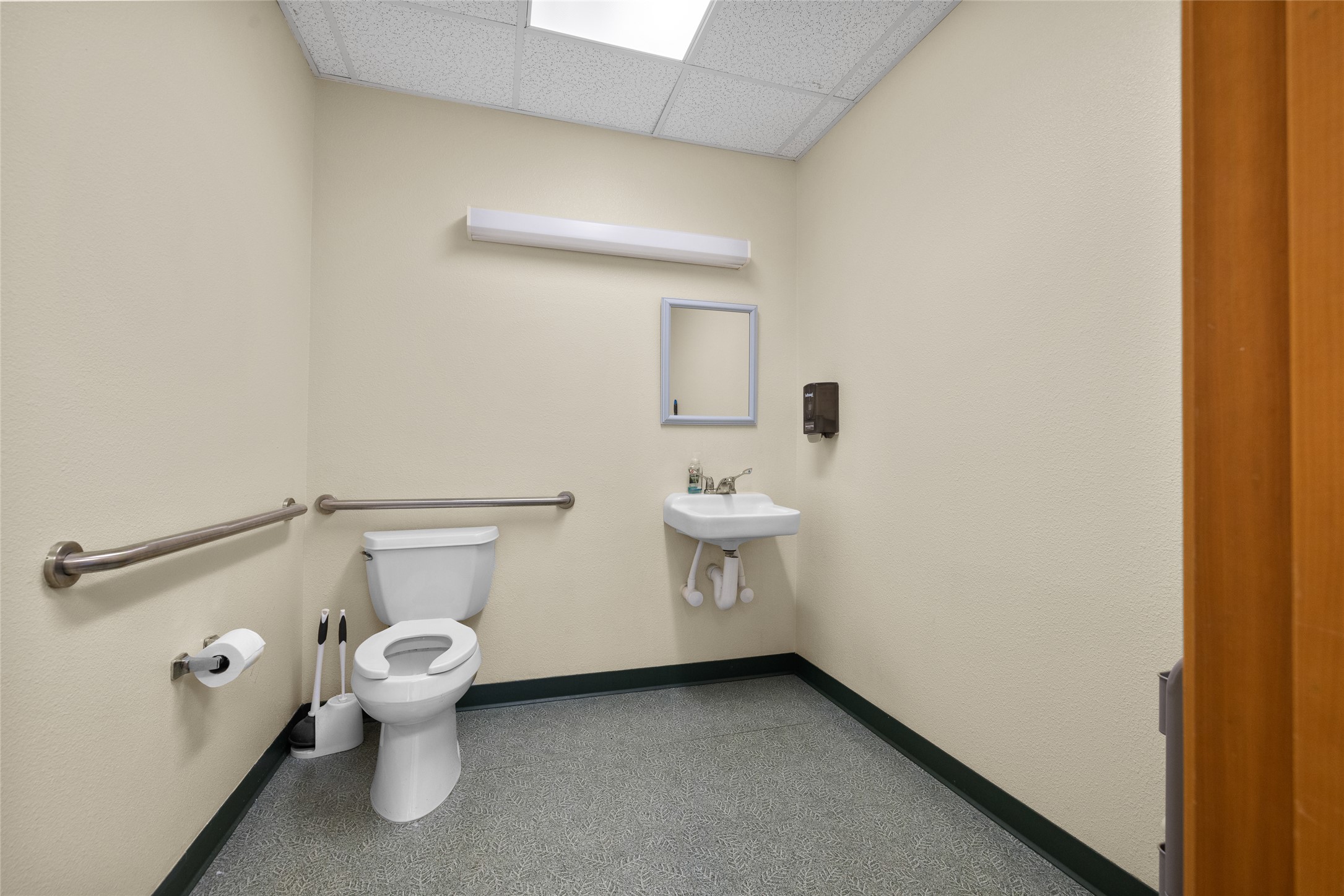 195 Commons Loop Property Photo 49