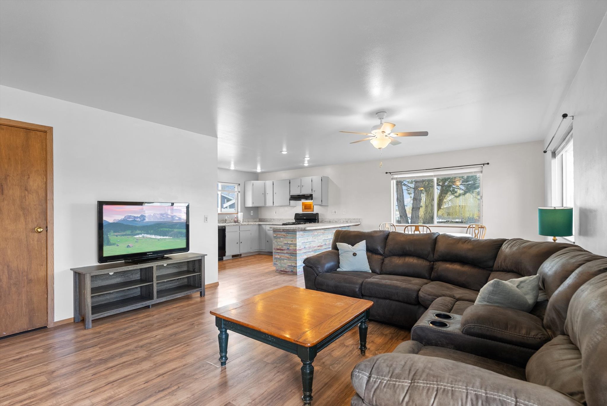 2061 S Woodland Drive Property Photo 1