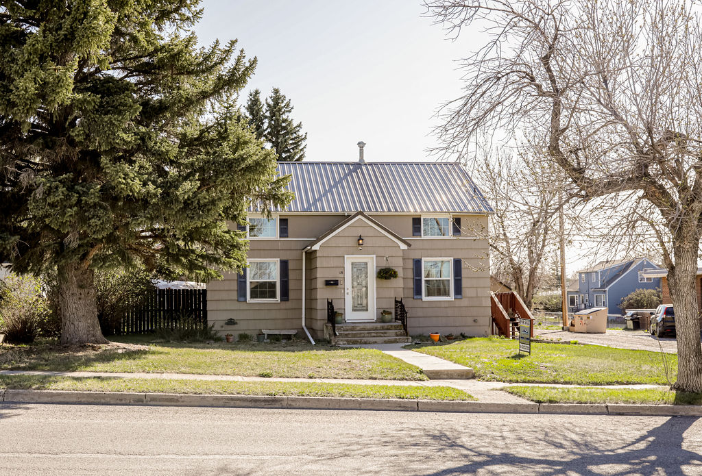 18 2nd Street Se Property Photo 1