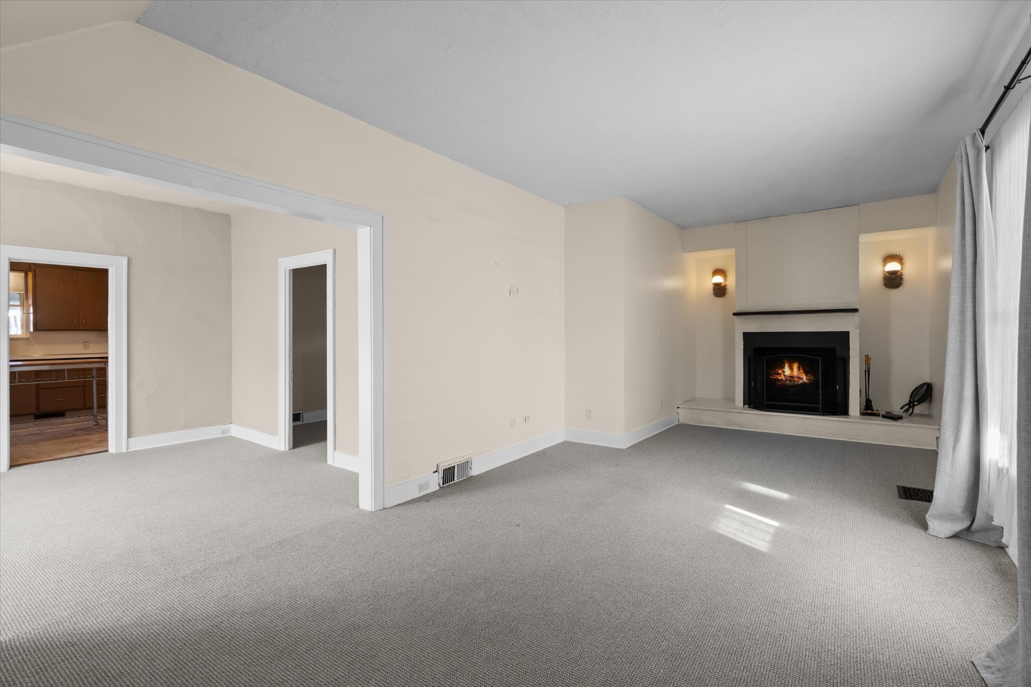 614 1st Avenue W Property Photo 3