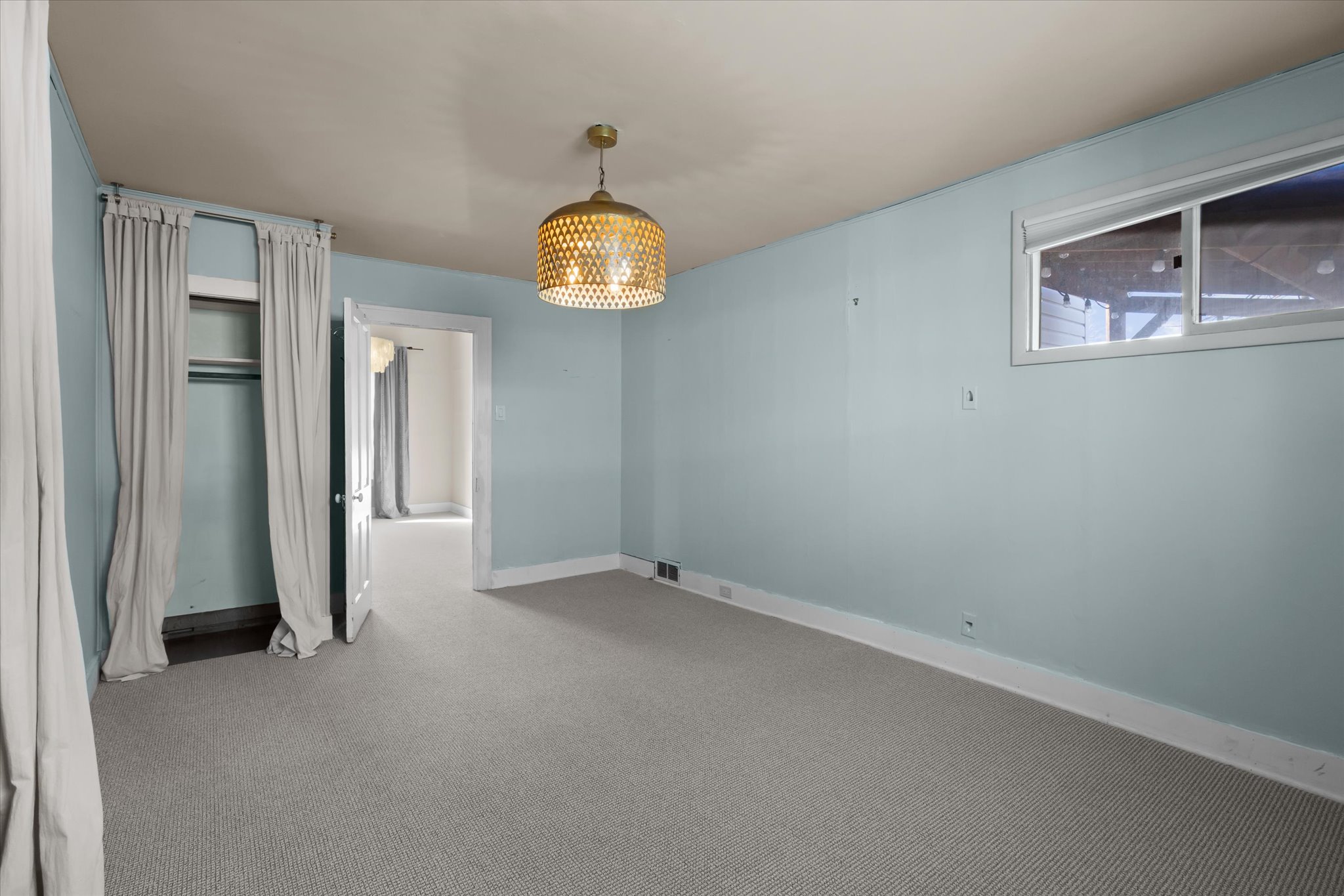 614 1st Avenue W Property Photo 14