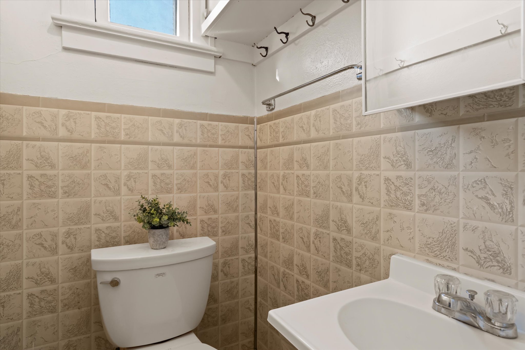 614 1st Avenue W Property Photo 17