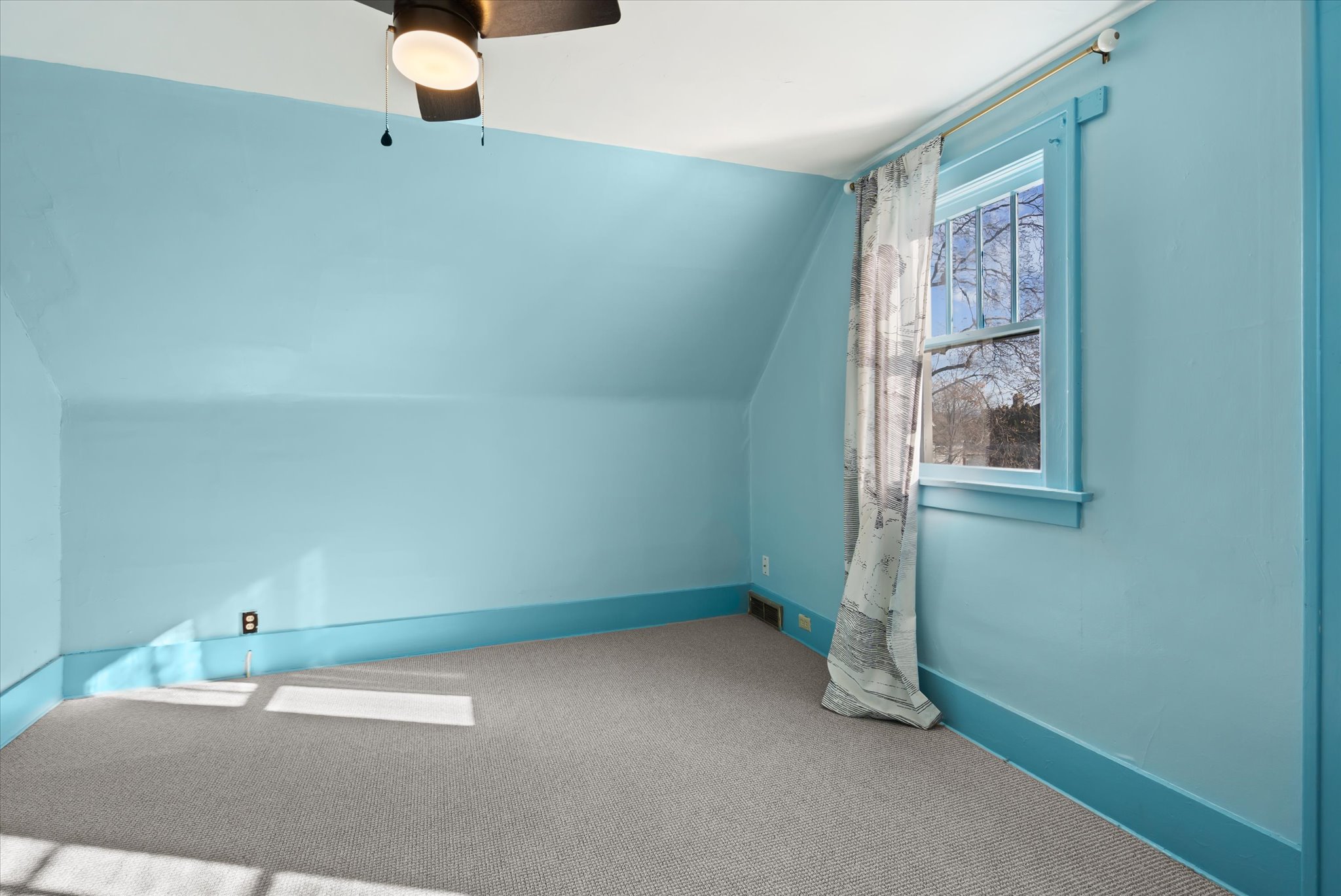 614 1st Avenue W Property Photo 18