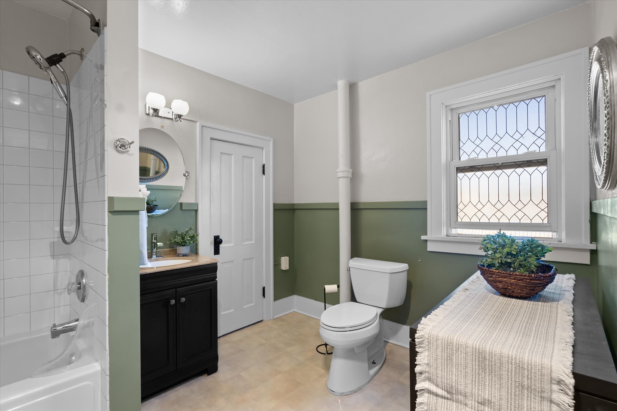 614 1st Avenue W Property Photo 27