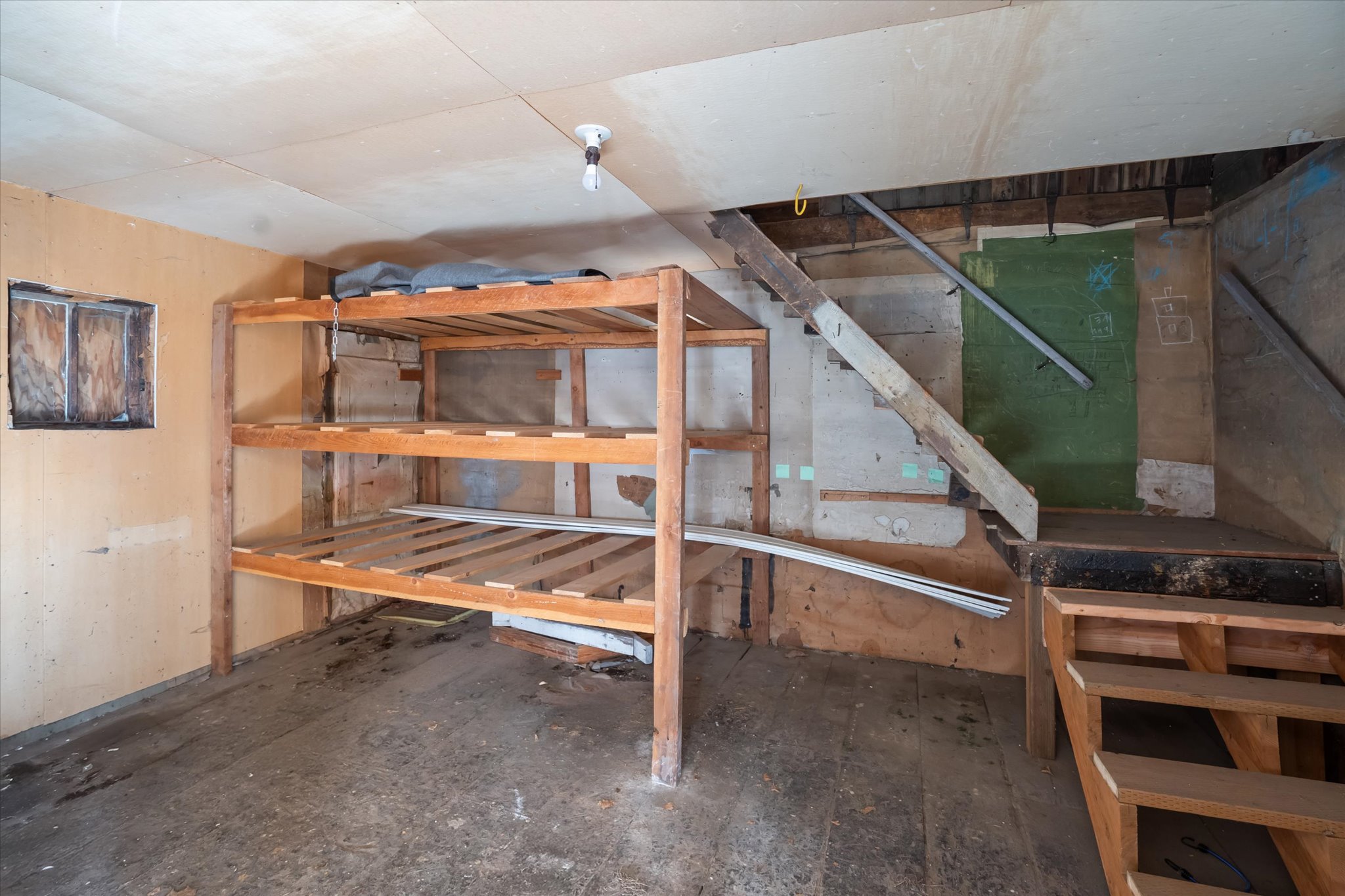 614 1st Avenue W Property Photo 36