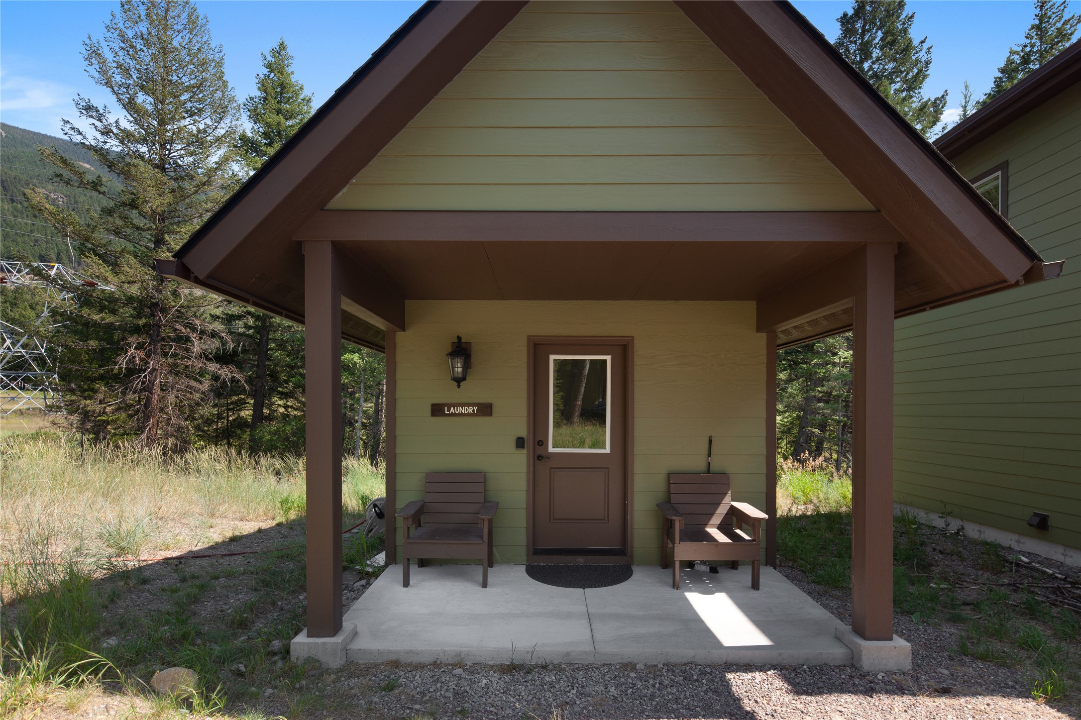 7547 Highway 2 E Property Photo 6