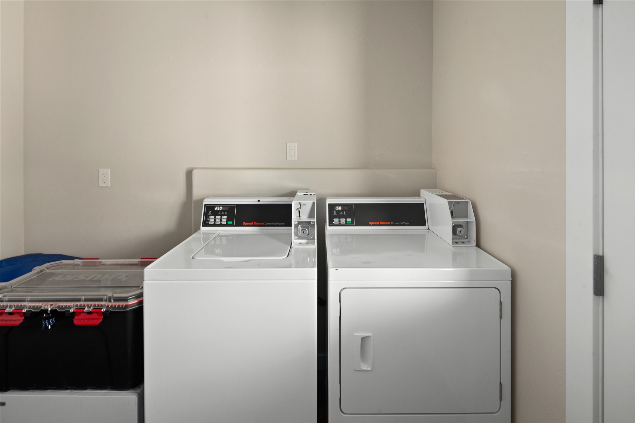 7547 Highway 2 E Property Photo 7