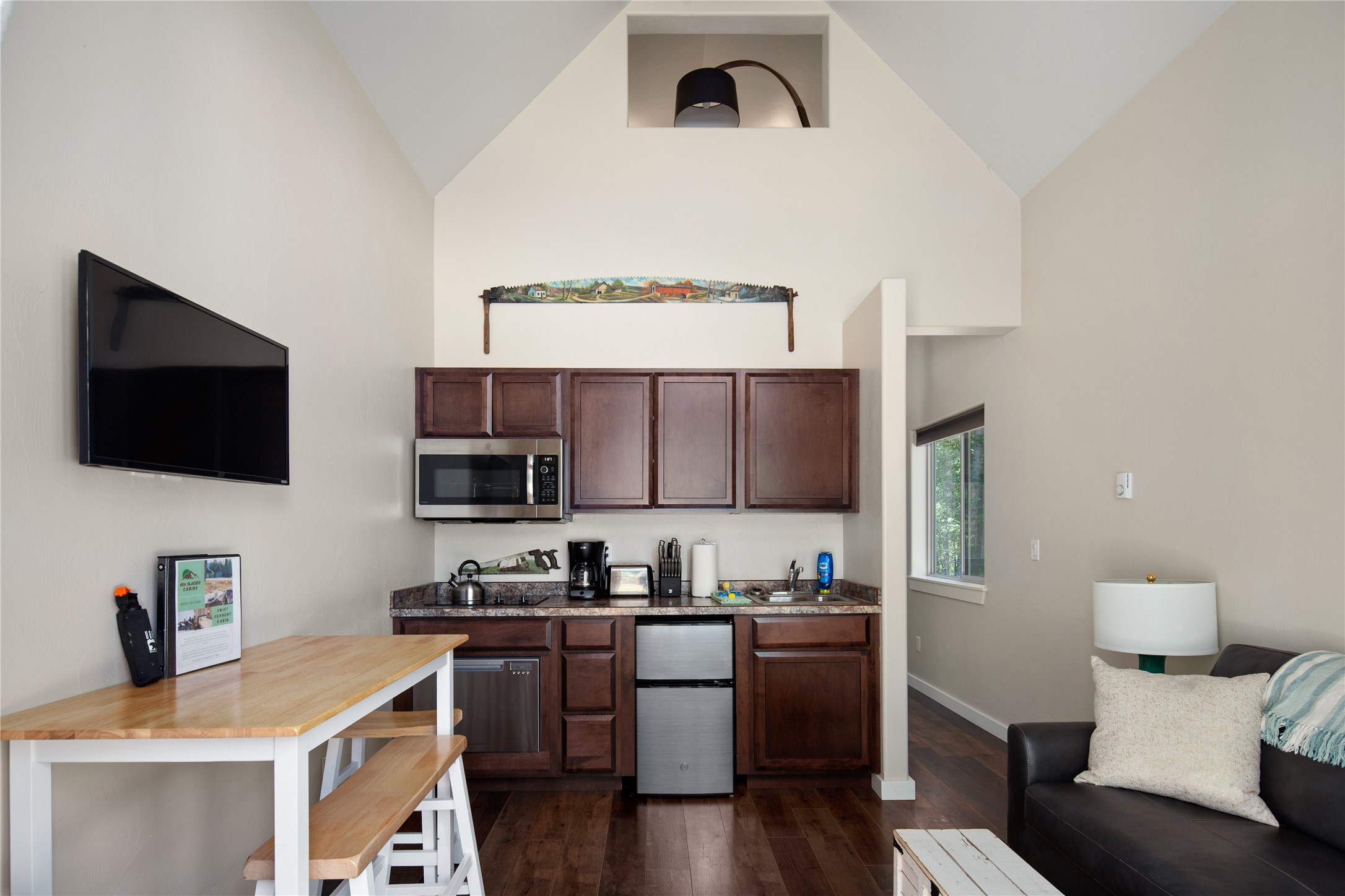 7547 Highway 2 E Property Photo 12