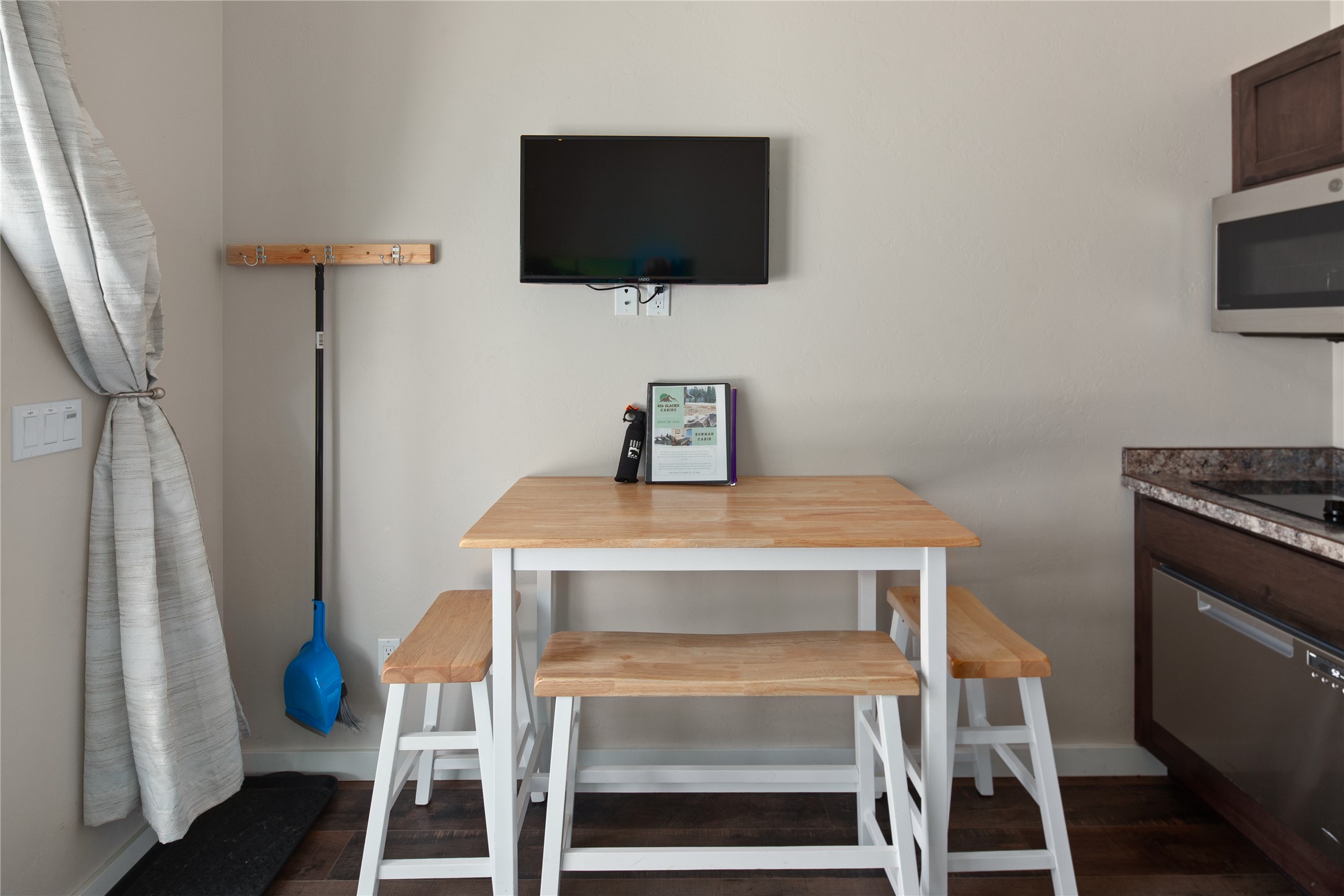 7547 Highway 2 E Property Photo 25