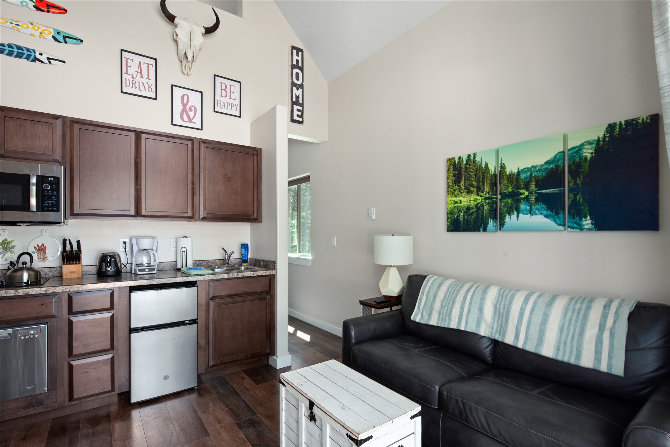 7547 Highway 2 E Property Photo 26