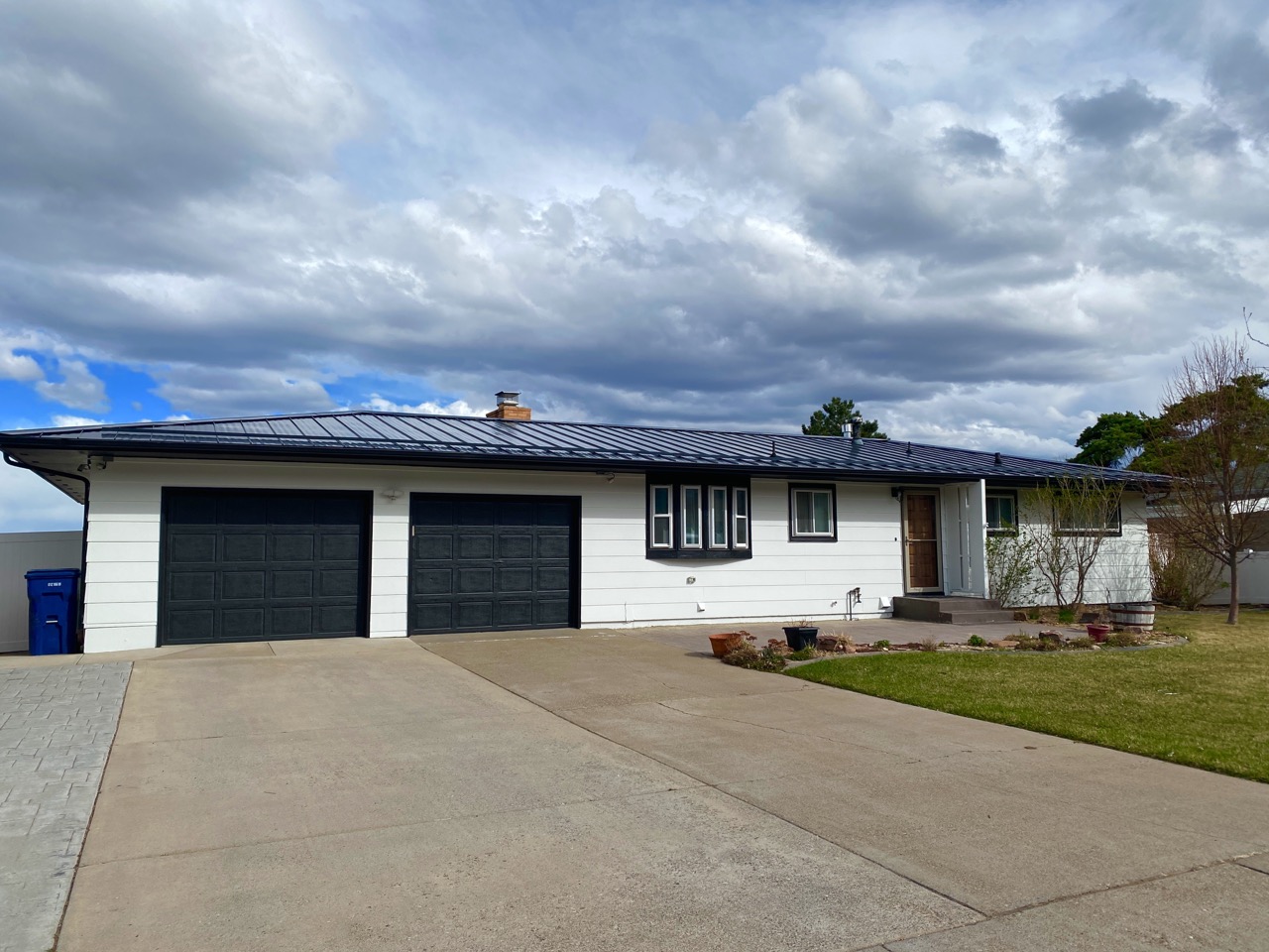 1405 2nd West Hill Drive Property Photo 1