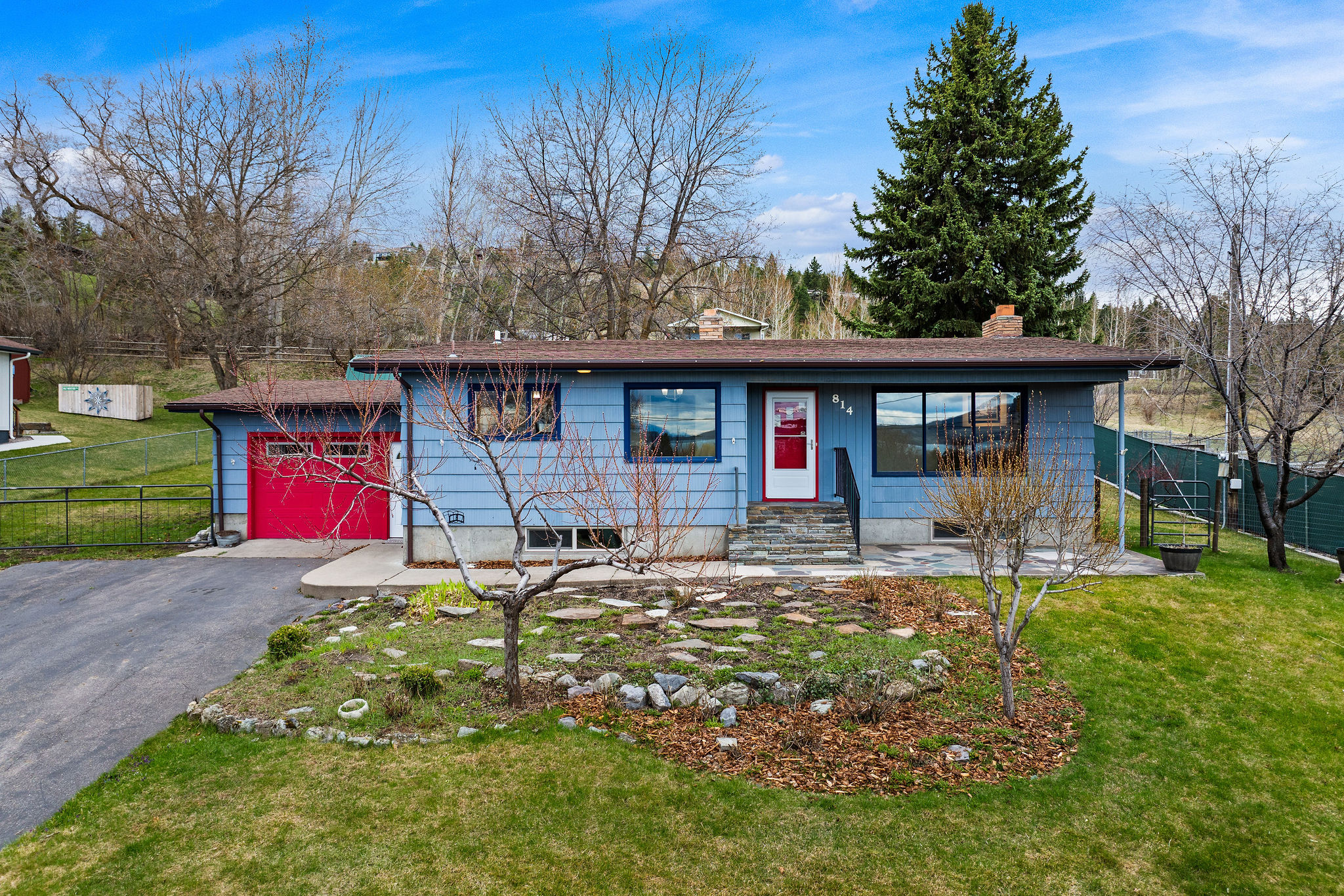 814 16th Avenue E Property Photo