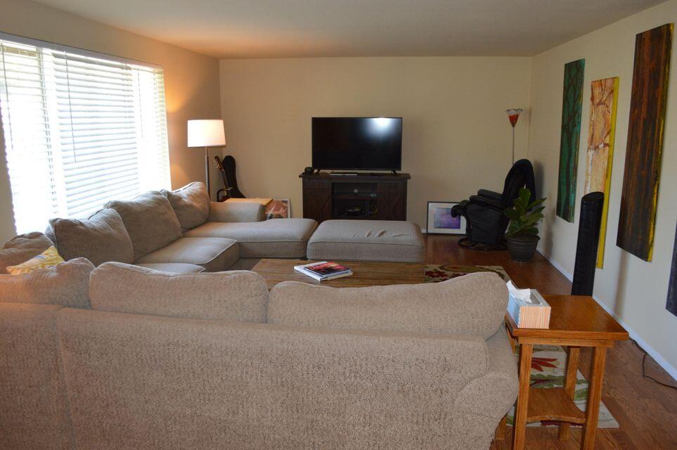 640 Denver Street Property Photo 6